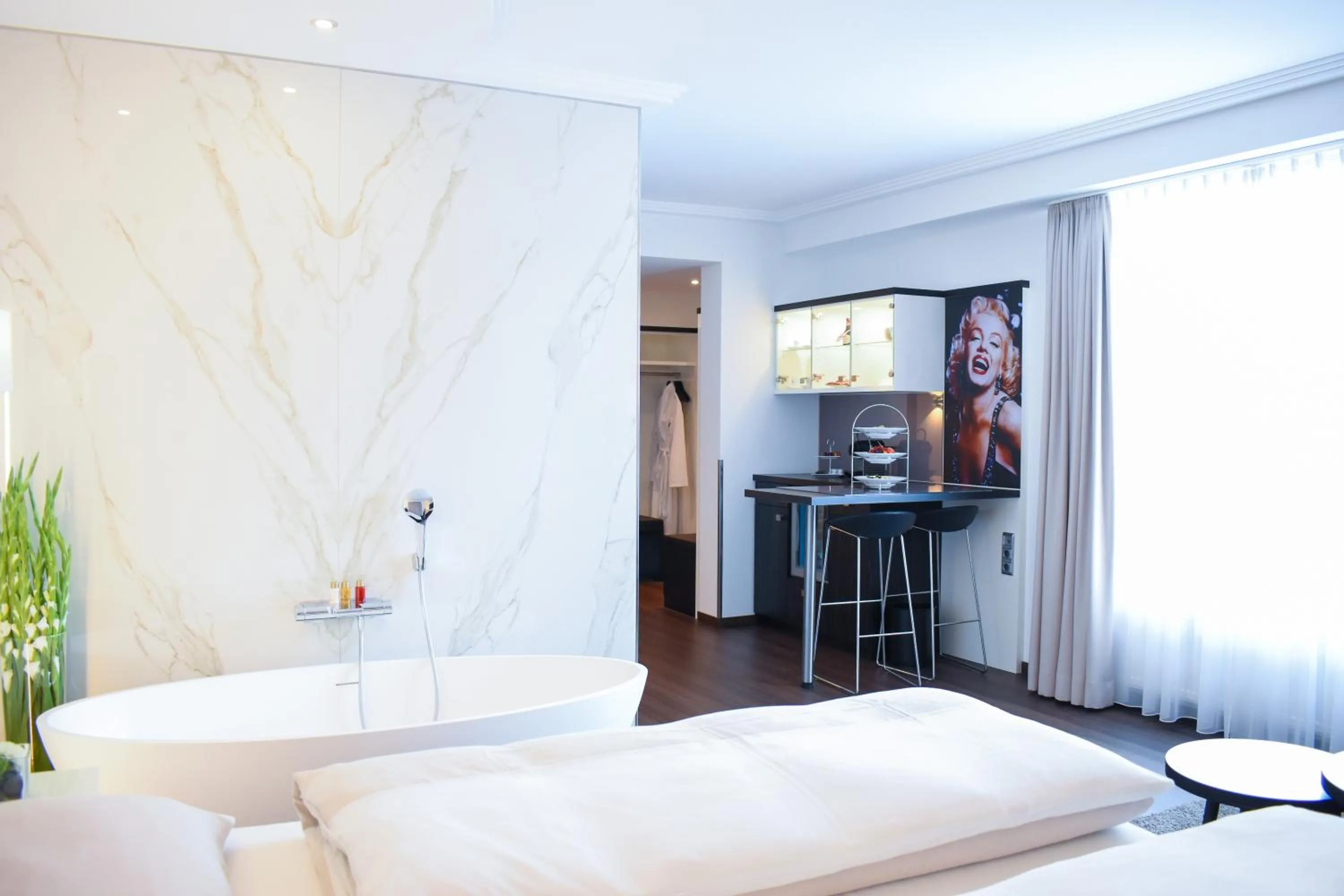 TV and multimedia, Bed in Hotel ESPERANTO Kongress- und Kulturzentrum Fulda