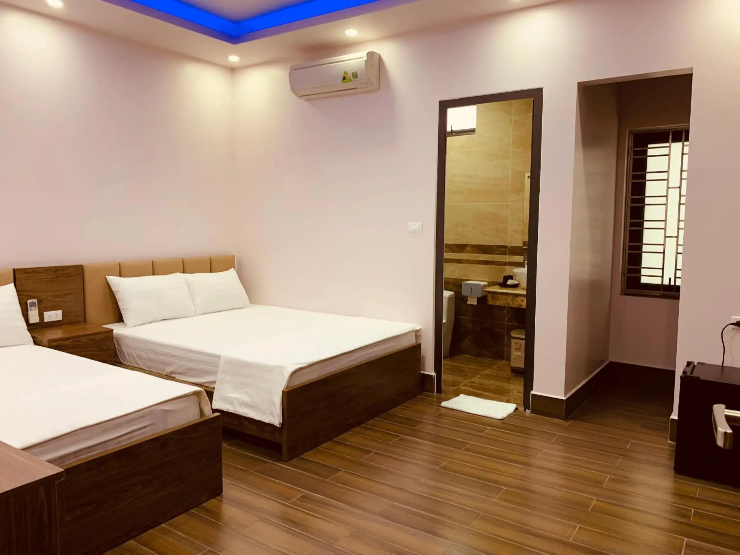 Large Twin Room in MV Hotel Large Twin Room in MV Hotel