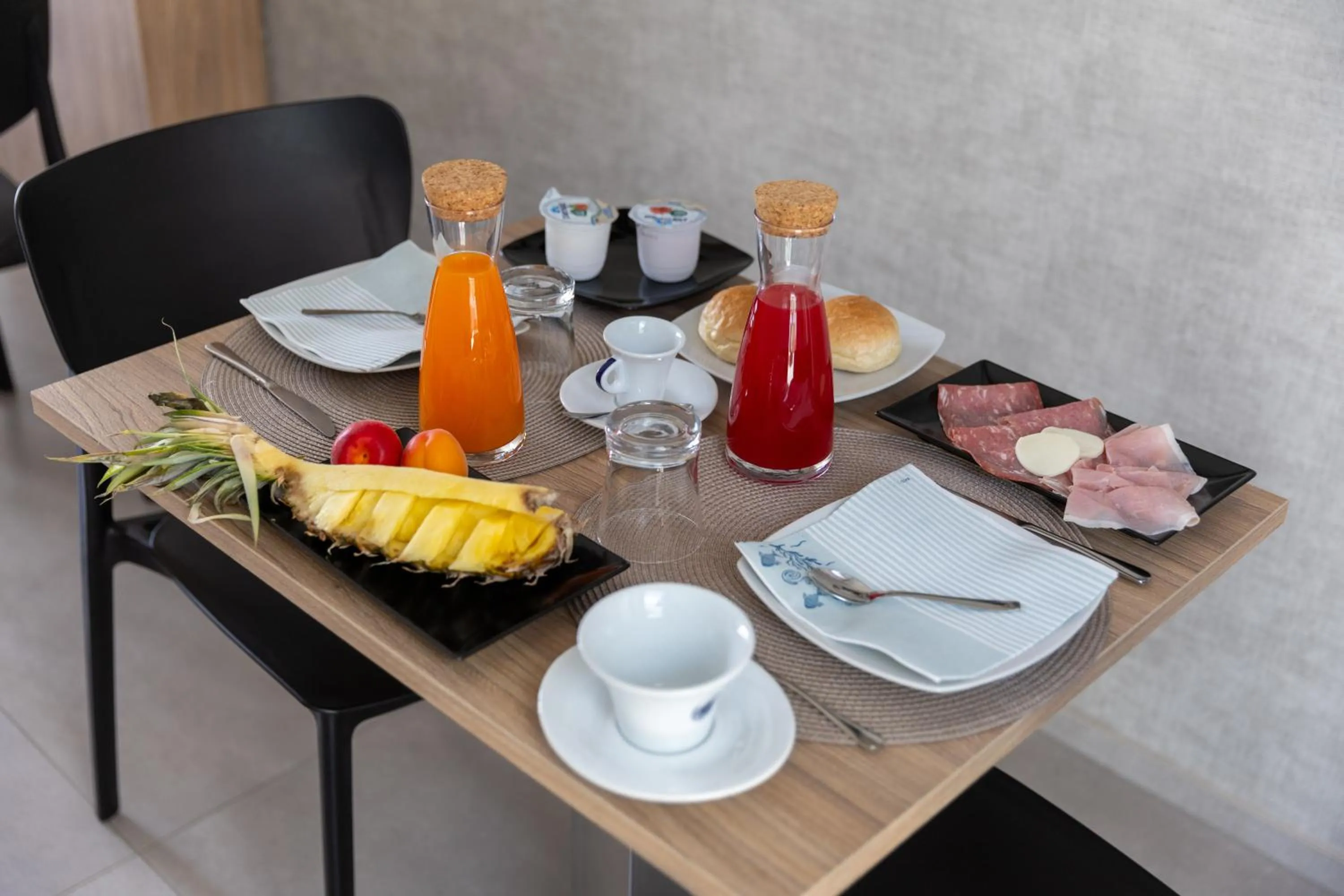 Breakfast in 10 Catalani Rooms