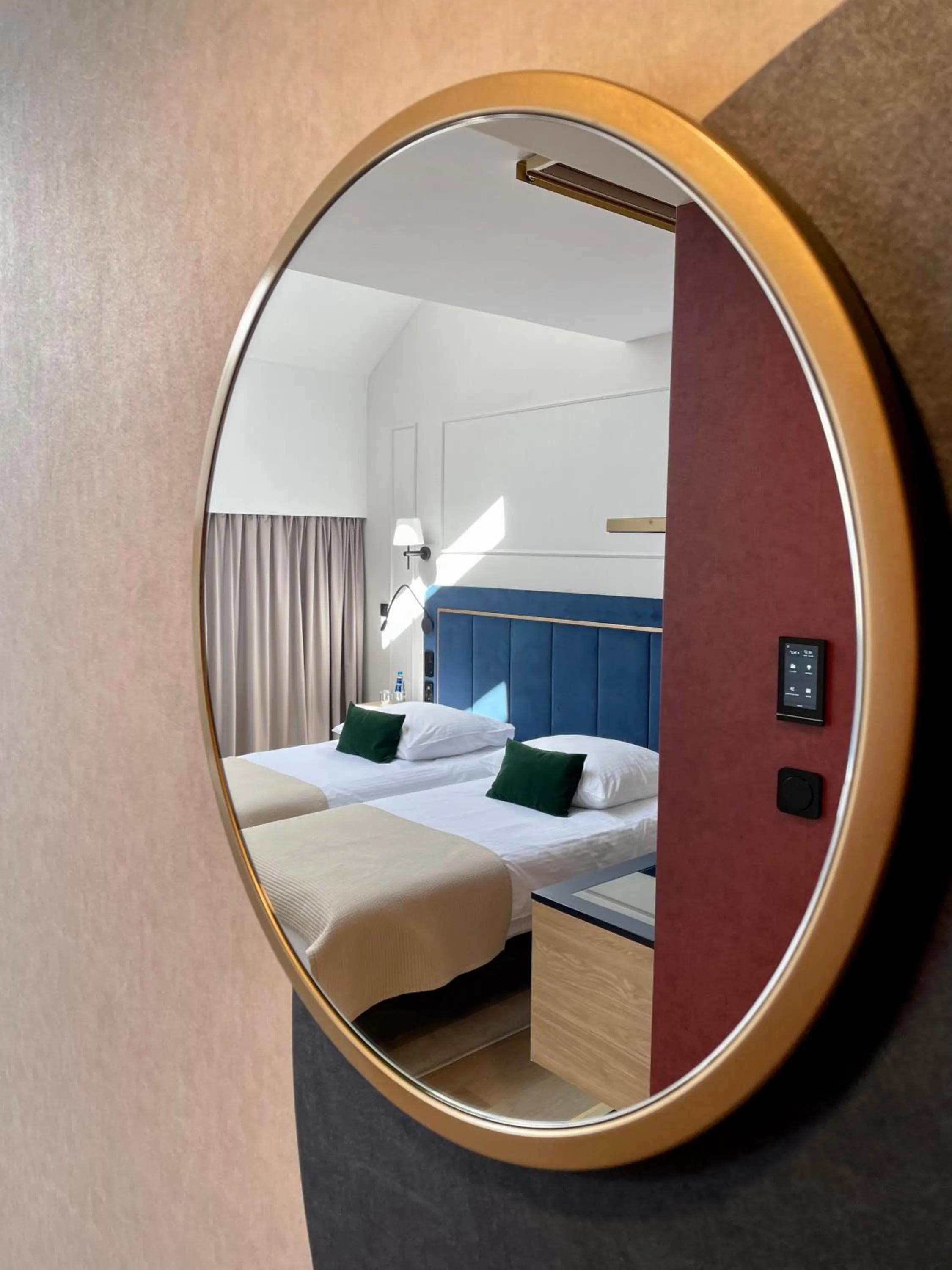 Photo of the whole room, Bed in Hotel Golden Queen