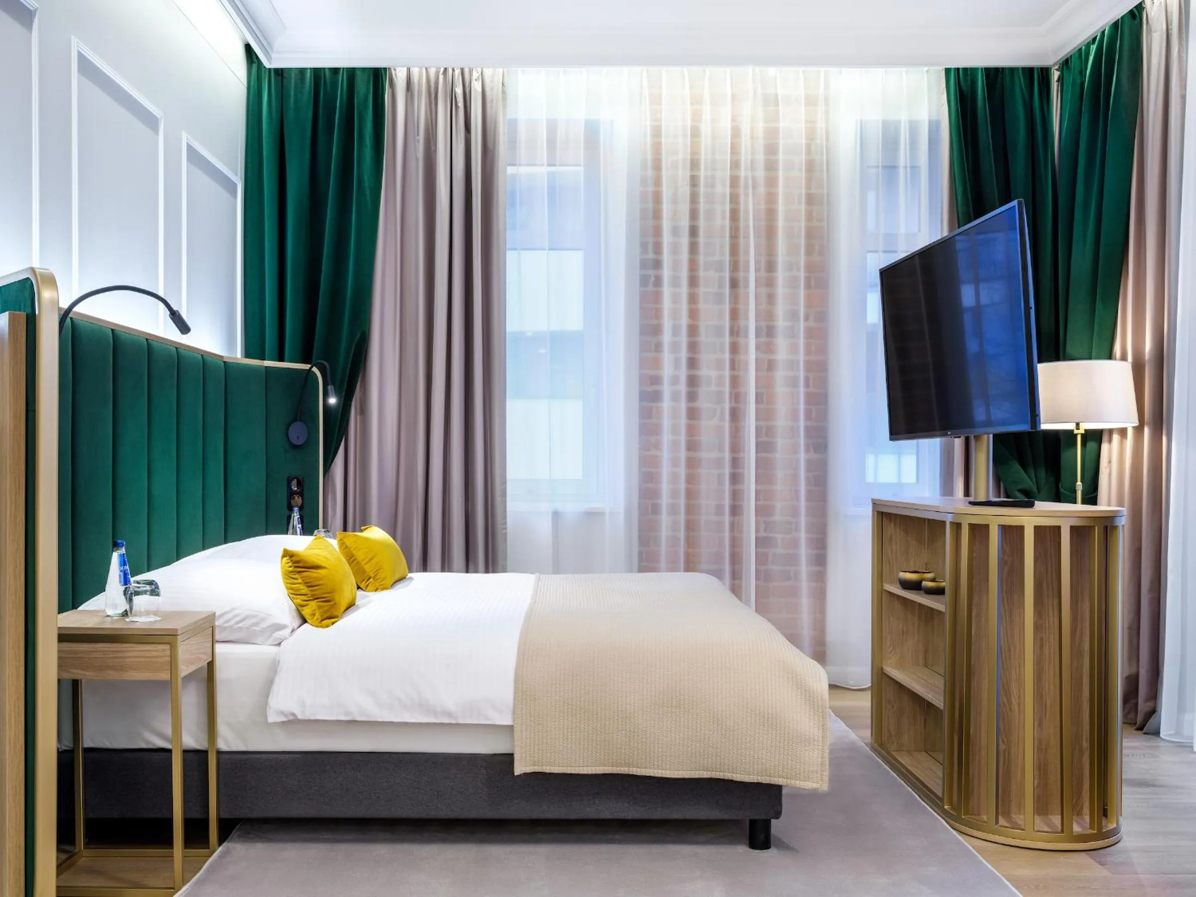 Bed in Hotel Golden Queen