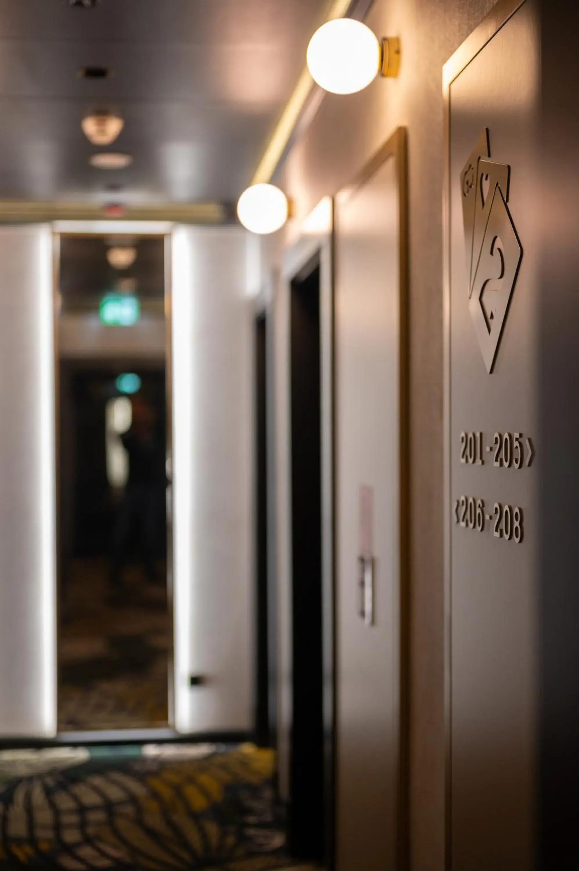 Property building in Hotel Golden Queen Property building in Hotel Golden Queen