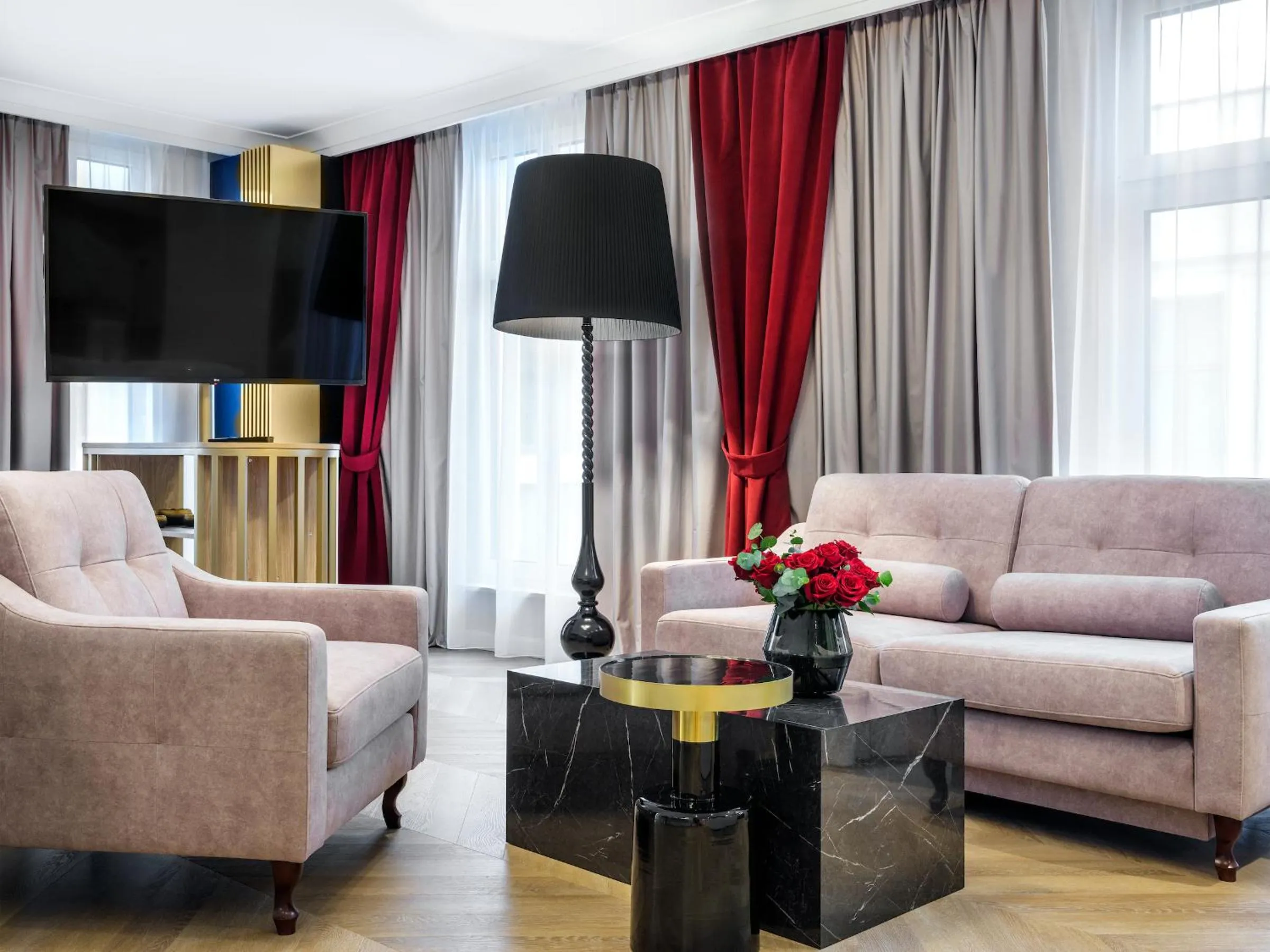 Seating area in Hotel Golden Queen