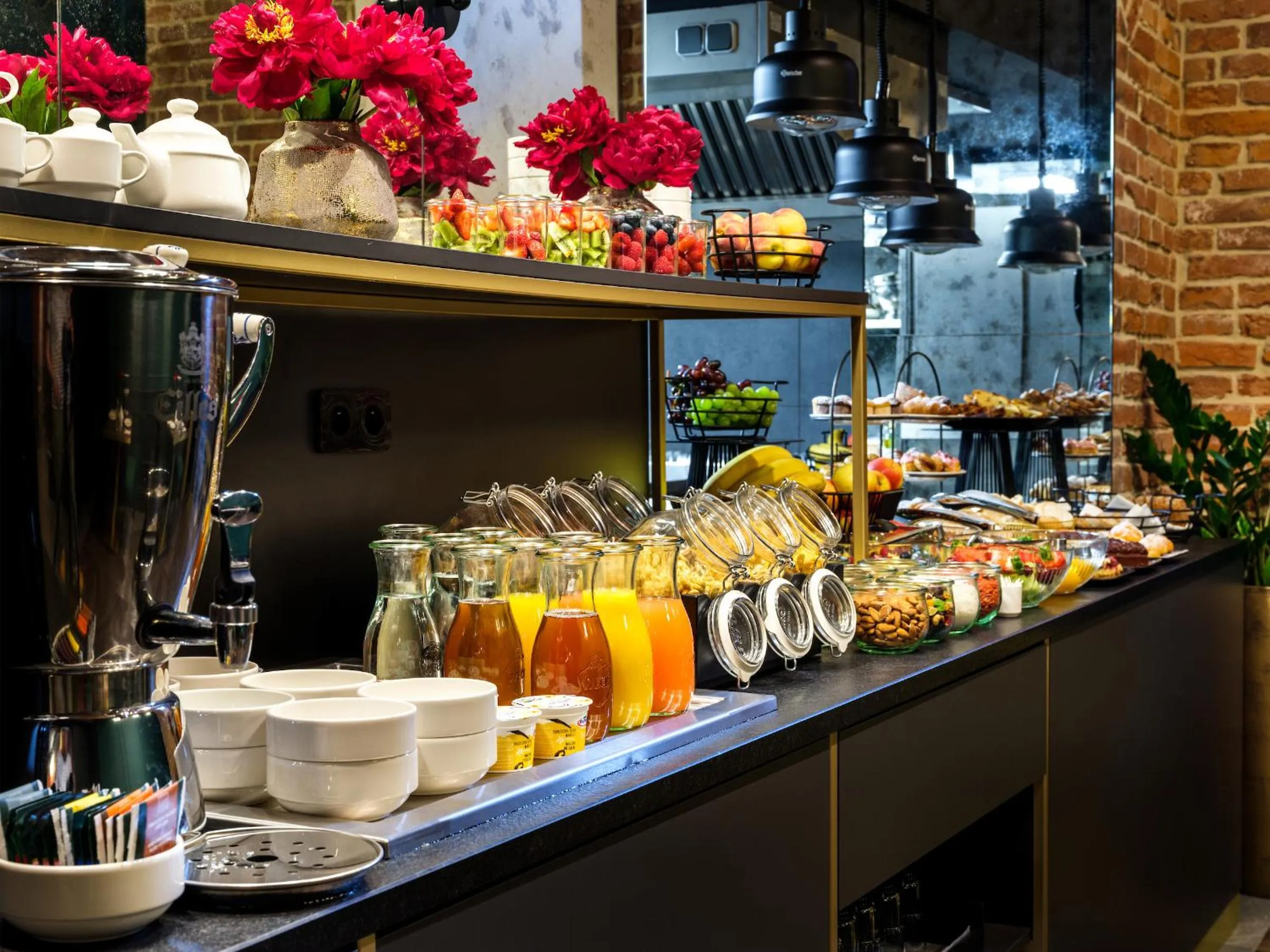 Breakfast in Hotel Golden Queen