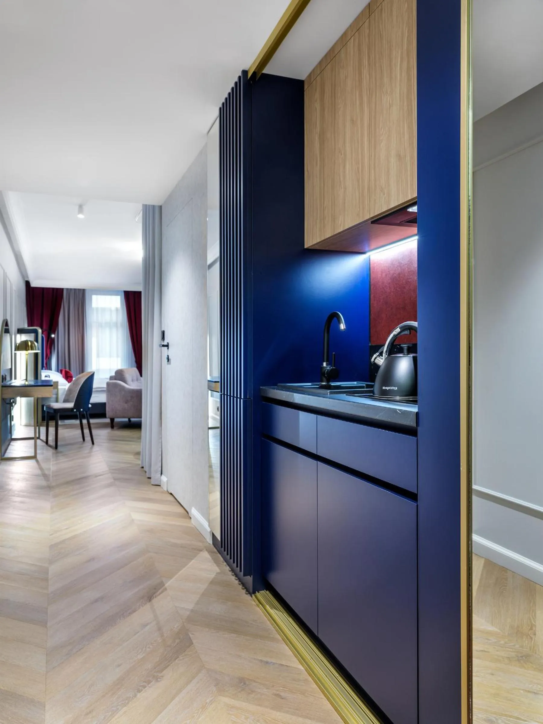 Kitchen or kitchenette in Hotel Golden Queen