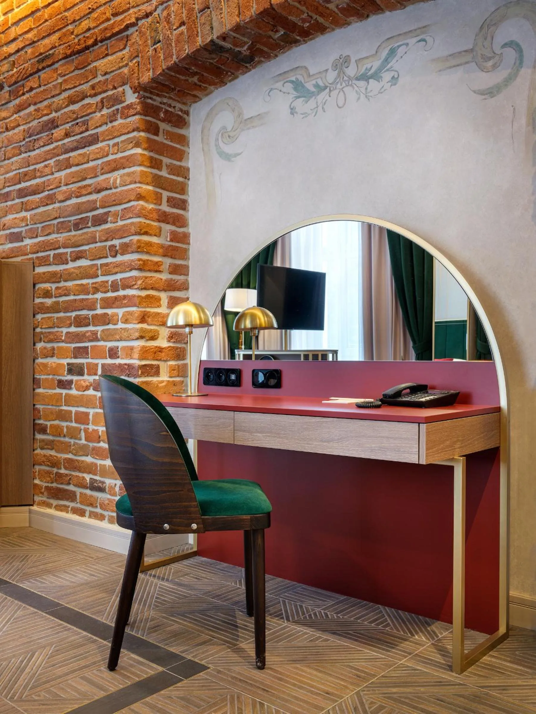 Photo of the whole room in Hotel Golden Queen