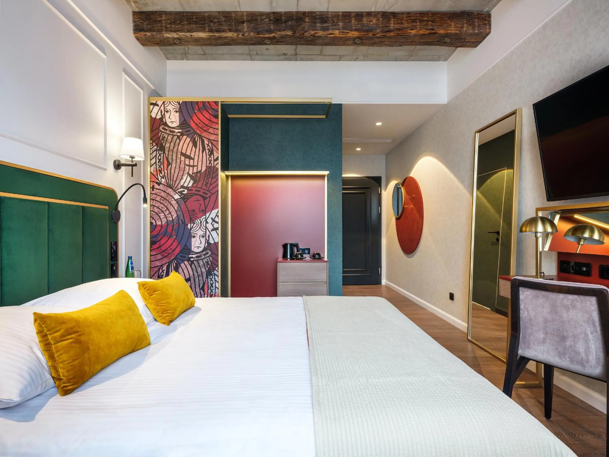 Bed in Hotel Golden Queen