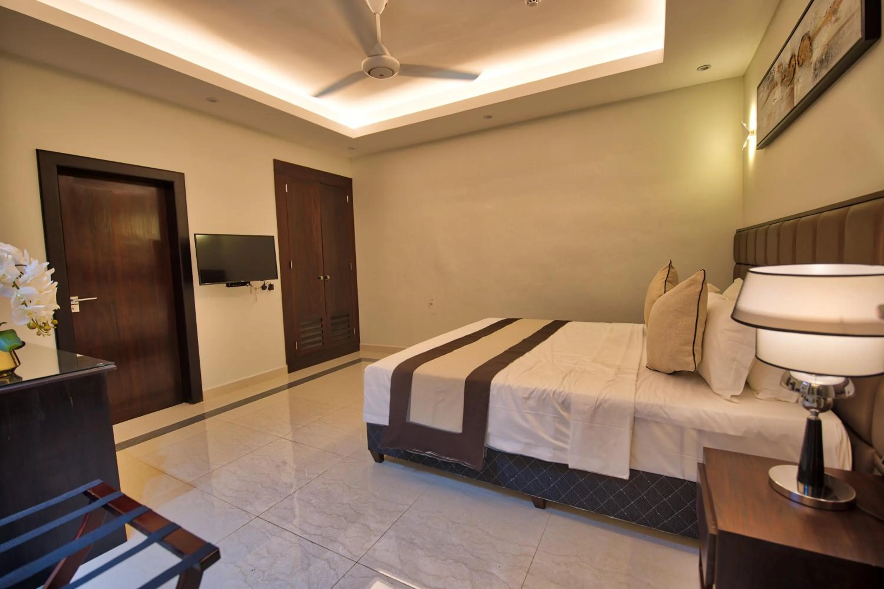 Deluxe Double Room with Balcony in Viveka Hotel Colombo