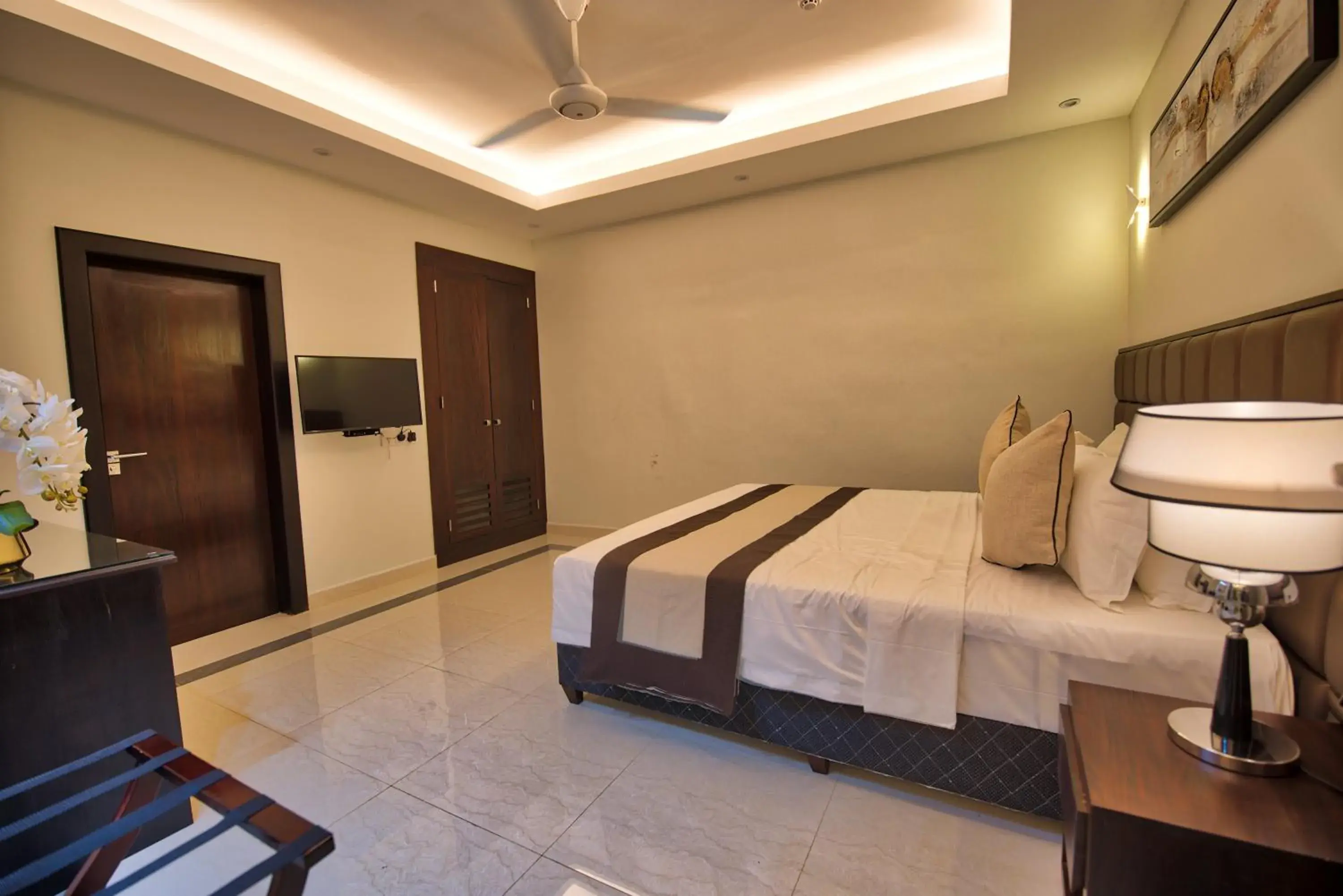 Deluxe Double Room with Balcony in Viveka Hotel Colombo Deluxe Double Room with Balcony in Viveka Hotel Colombo