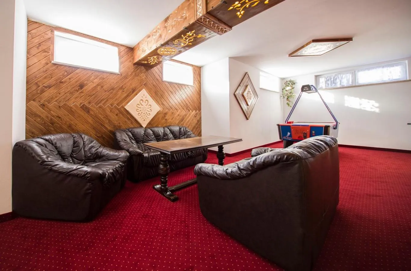 Entertainment in DW Maria 2