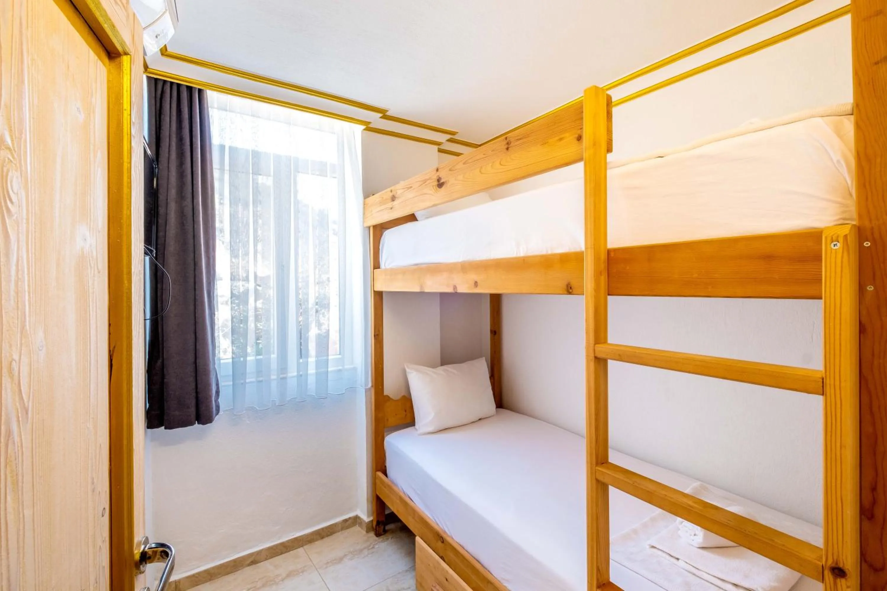 bunk bed in Kaş Sun Glare Hotel