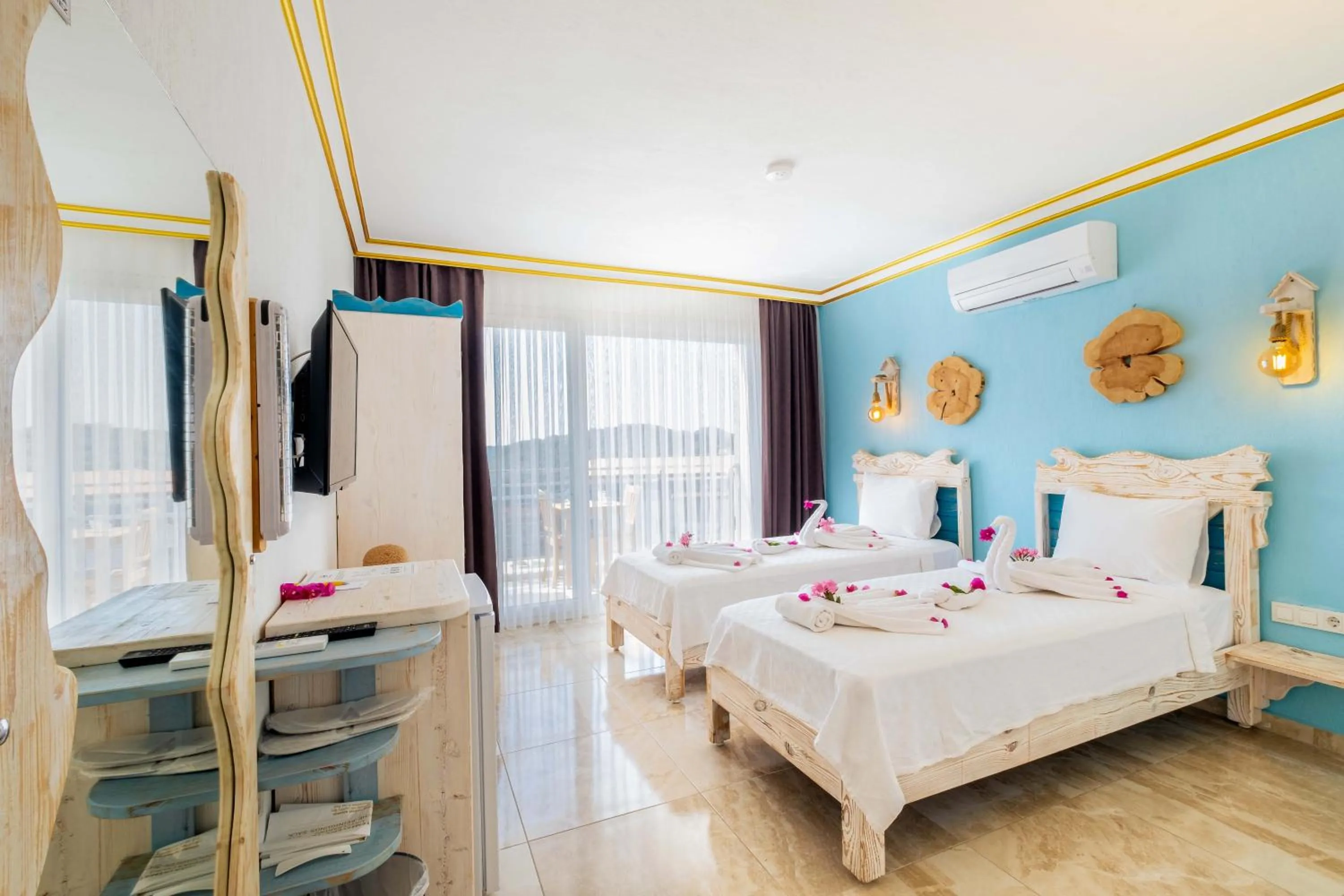 Photo of the whole room in Kaş Sun Glare Hotel