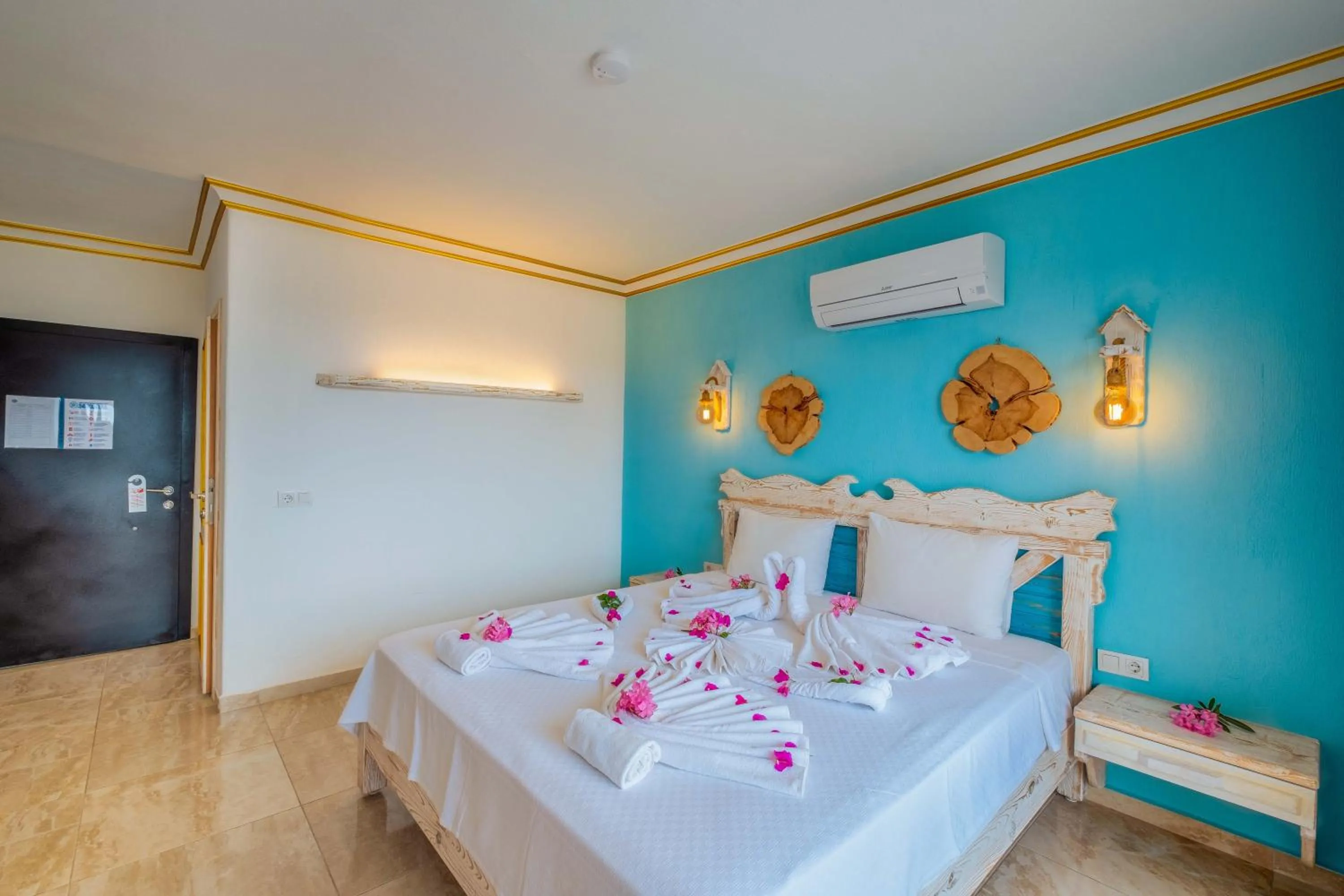 Photo of the whole room in Kaş Sun Glare Hotel