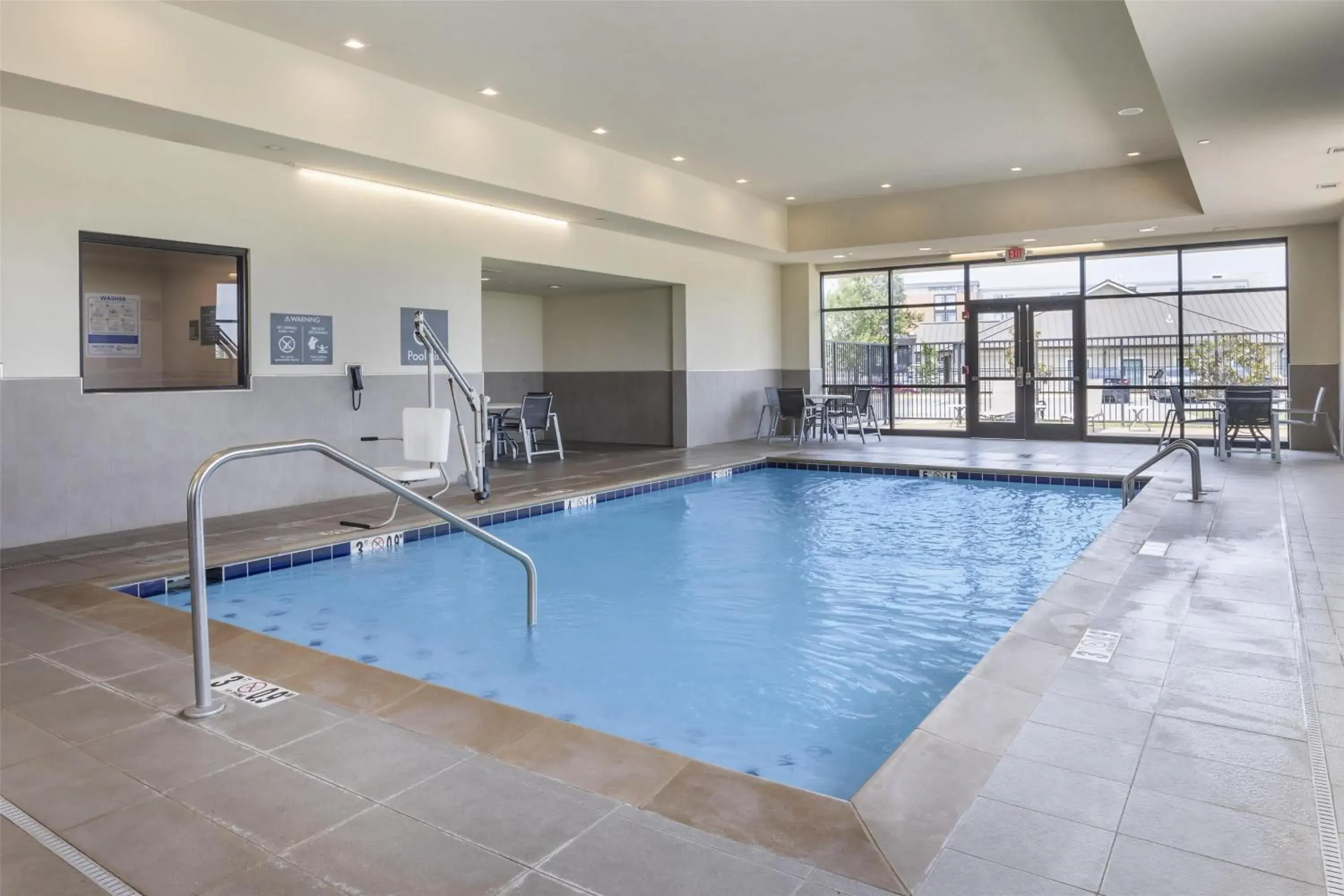 Pool view in Best Western Plus Executive Residency Jackson Northeast Pool view in Best Western Plus Executive Residency Jackson Northeast