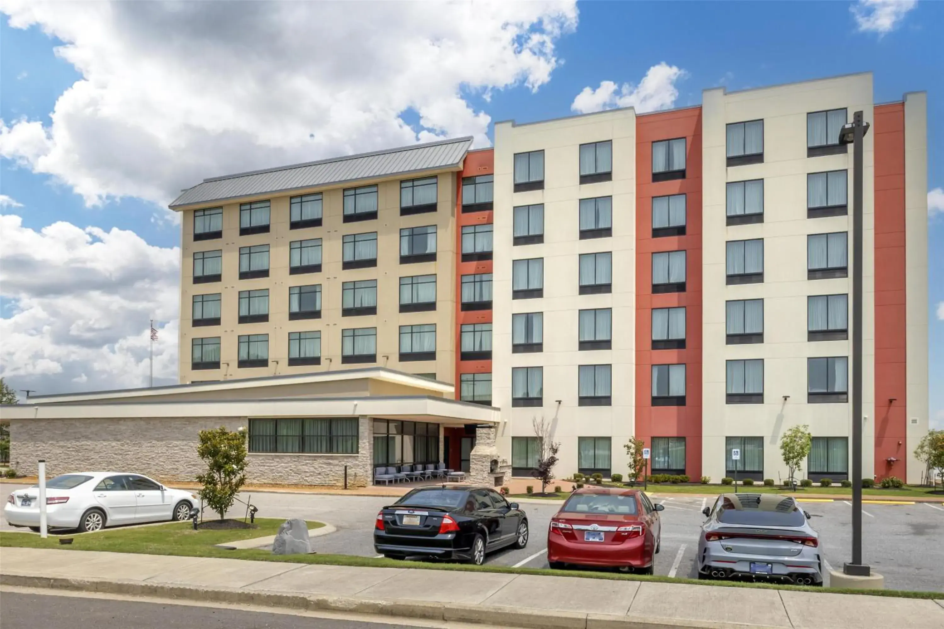 Property building in Best Western Plus Executive Residency Jackson Northeast Property building in Best Western Plus Executive Residency Jackson Northeast
