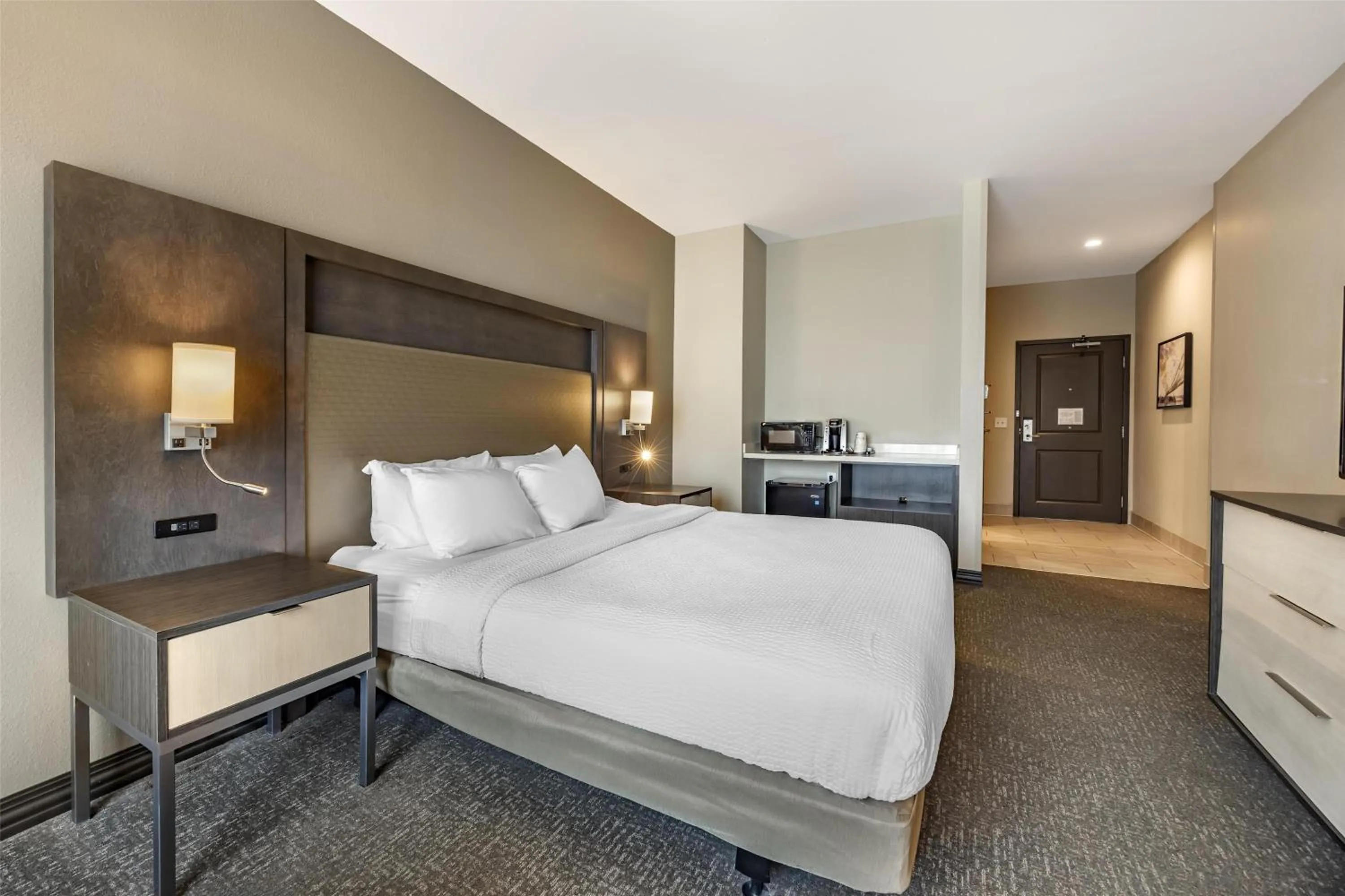Bedroom, Bed in Best Western Plus Executive Residency Jackson Northeast