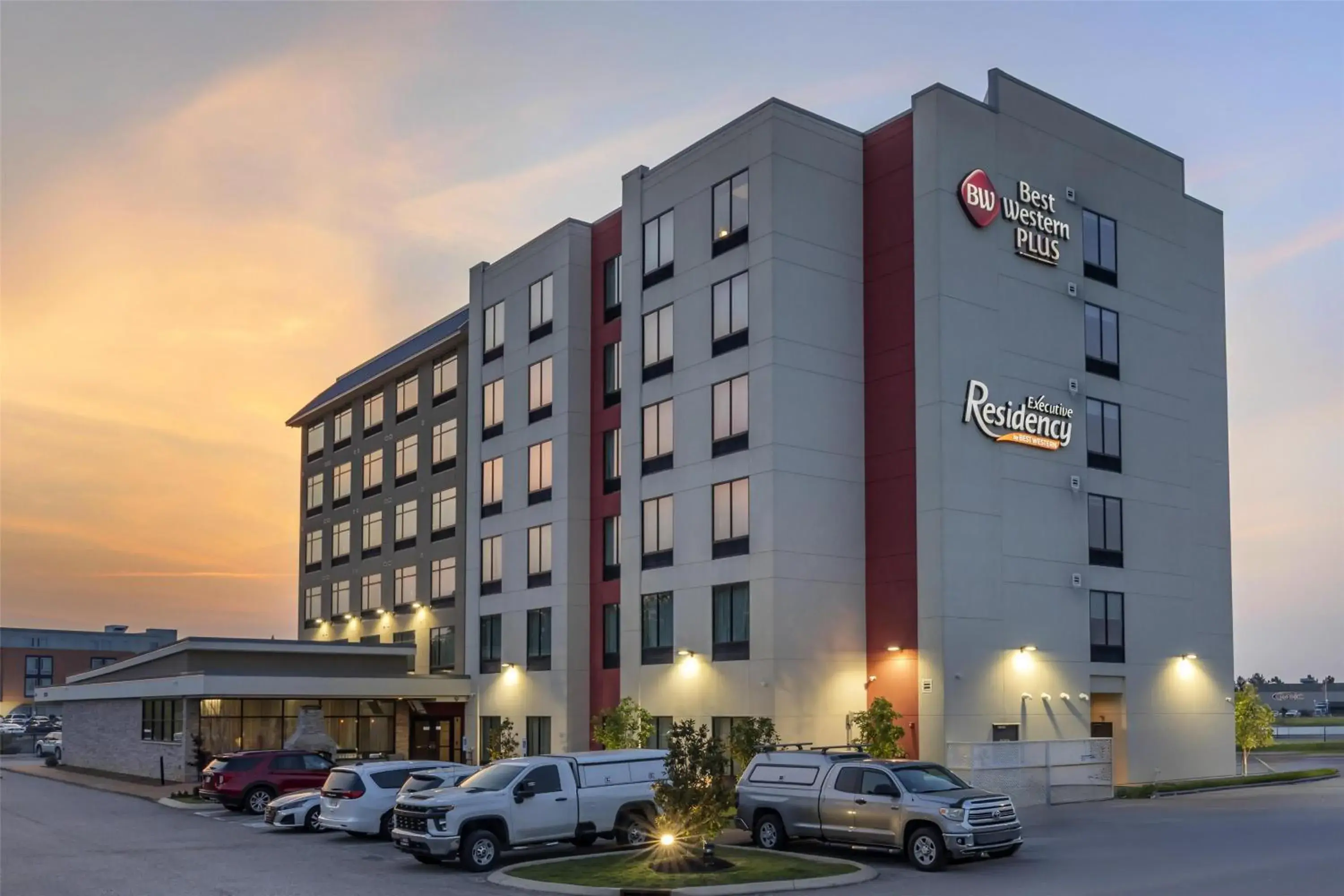 Property building in Best Western Plus Executive Residency Jackson Northeast Property building in Best Western Plus Executive Residency Jackson Northeast