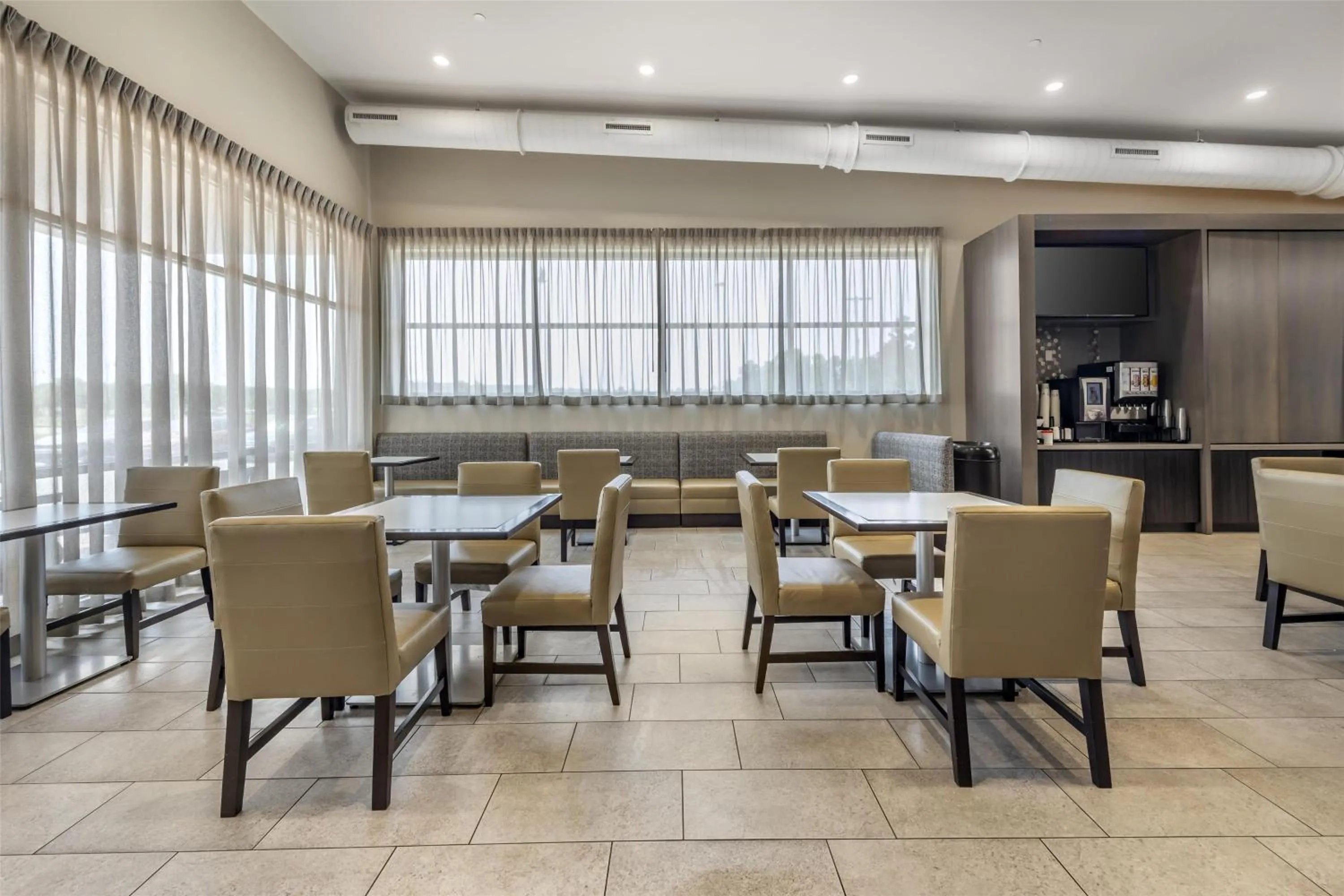 Breakfast in Best Western Plus Executive Residency Jackson Northeast