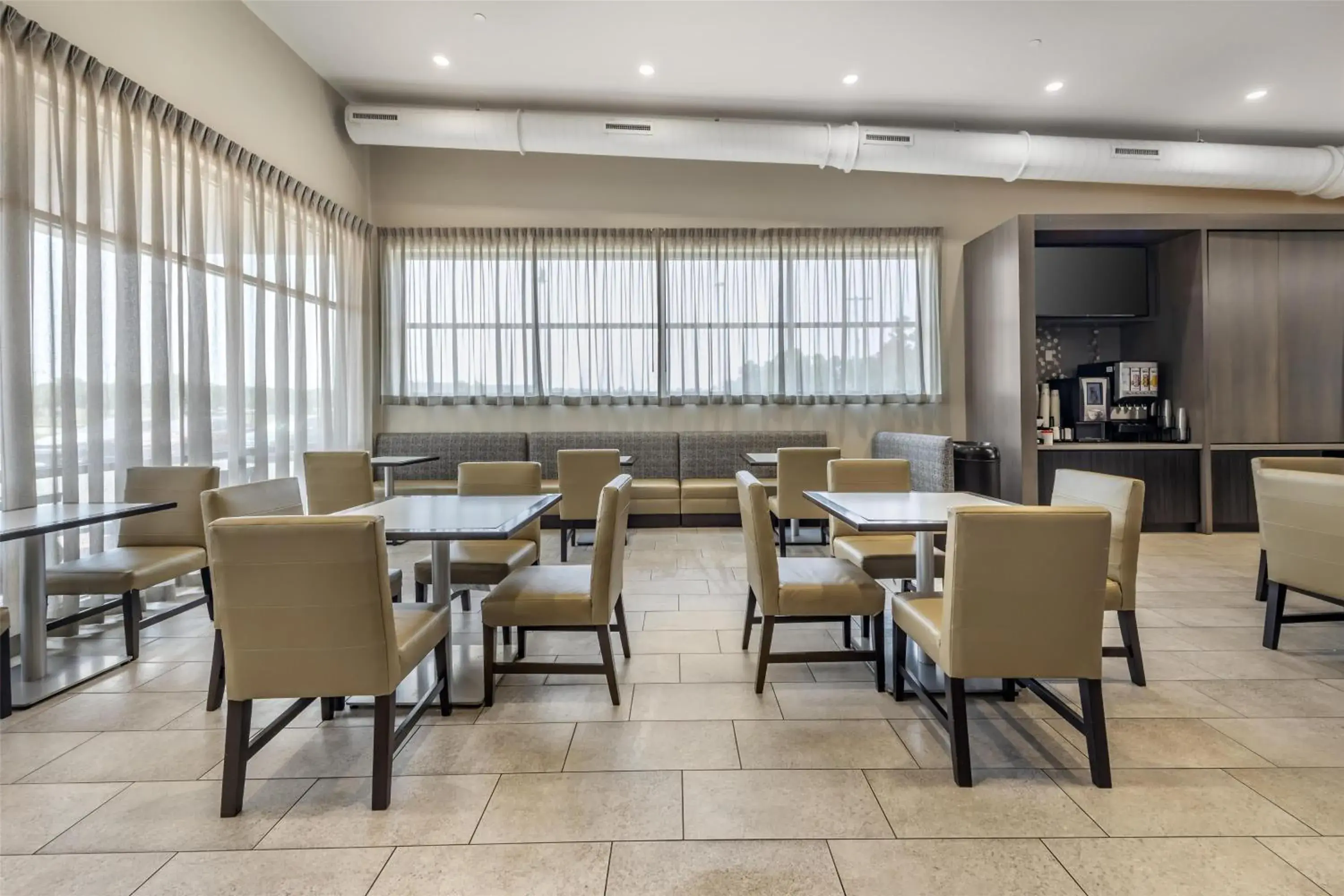 Breakfast in Best Western Plus Executive Residency Jackson Northeast Breakfast in Best Western Plus Executive Residency Jackson Northeast