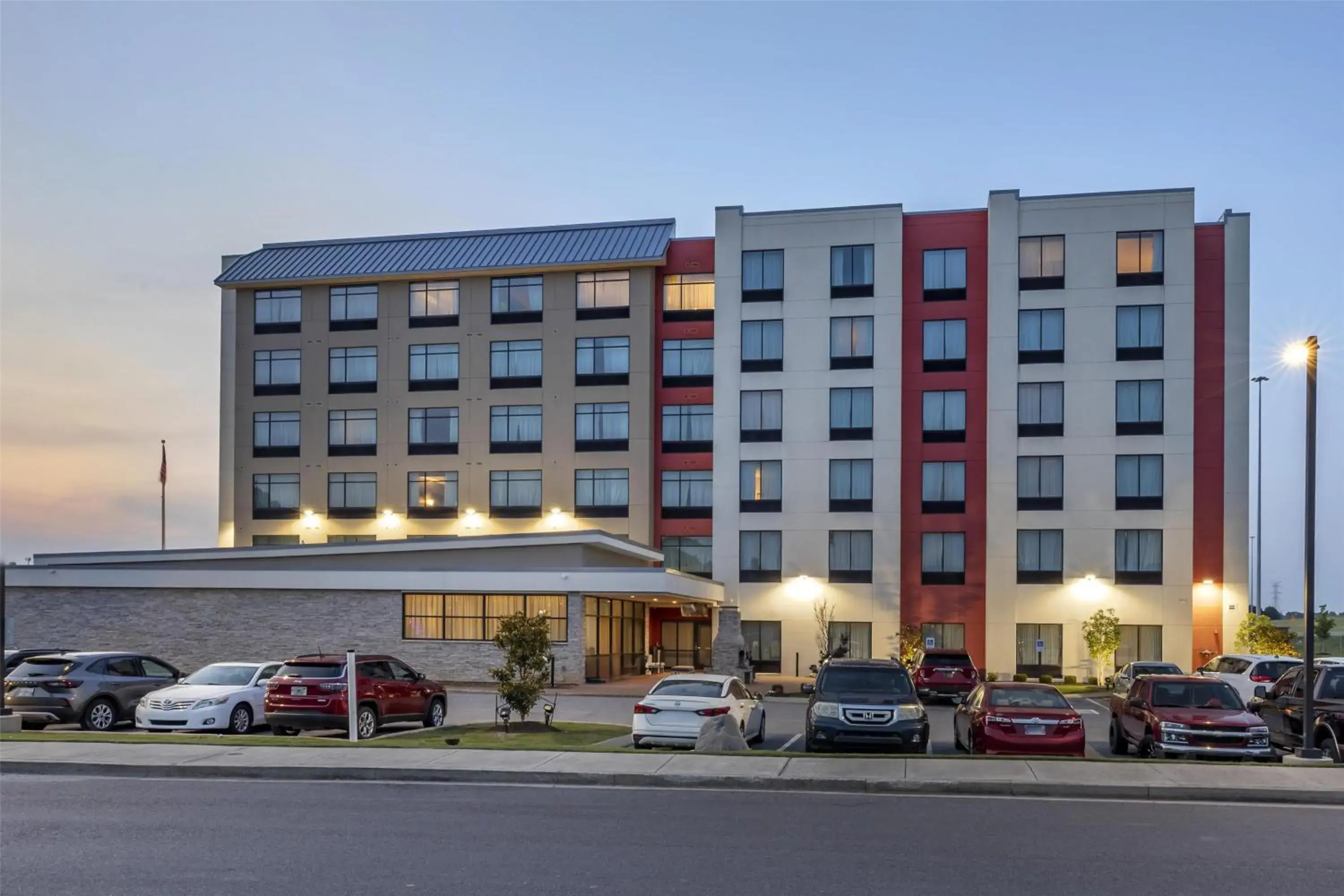 Property building in Best Western Plus Executive Residency Jackson Northeast Property building in Best Western Plus Executive Residency Jackson Northeast