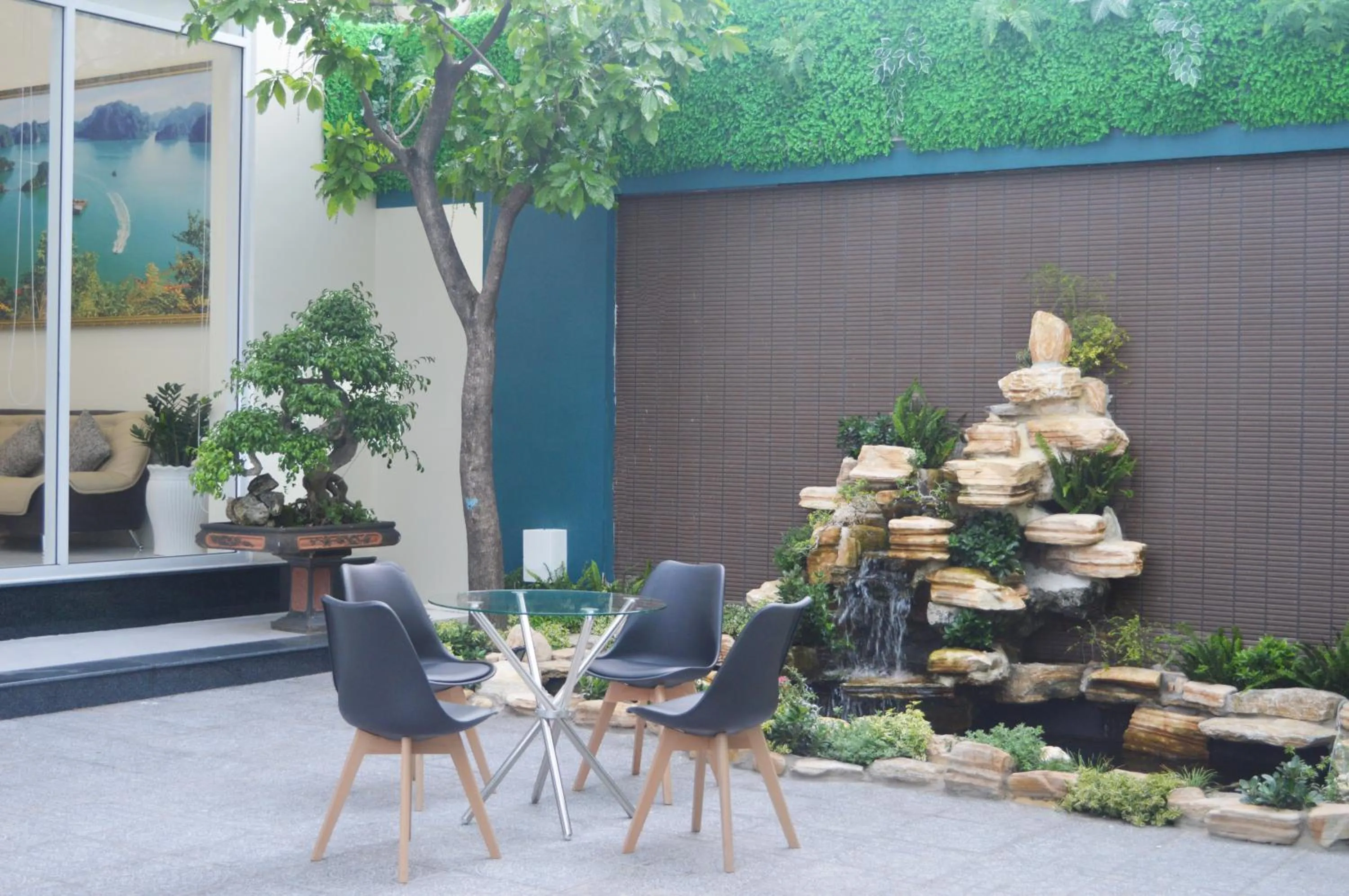 Inner courtyard view in Lucky Star Ho Tram Hotel & Restaurant