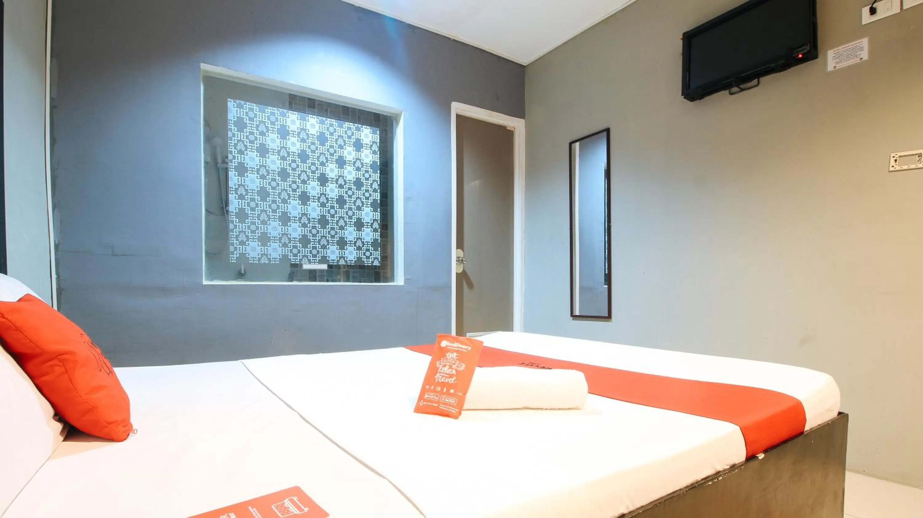 Bed in RedDoorz @ P Florentino Street Sampaloc Manila