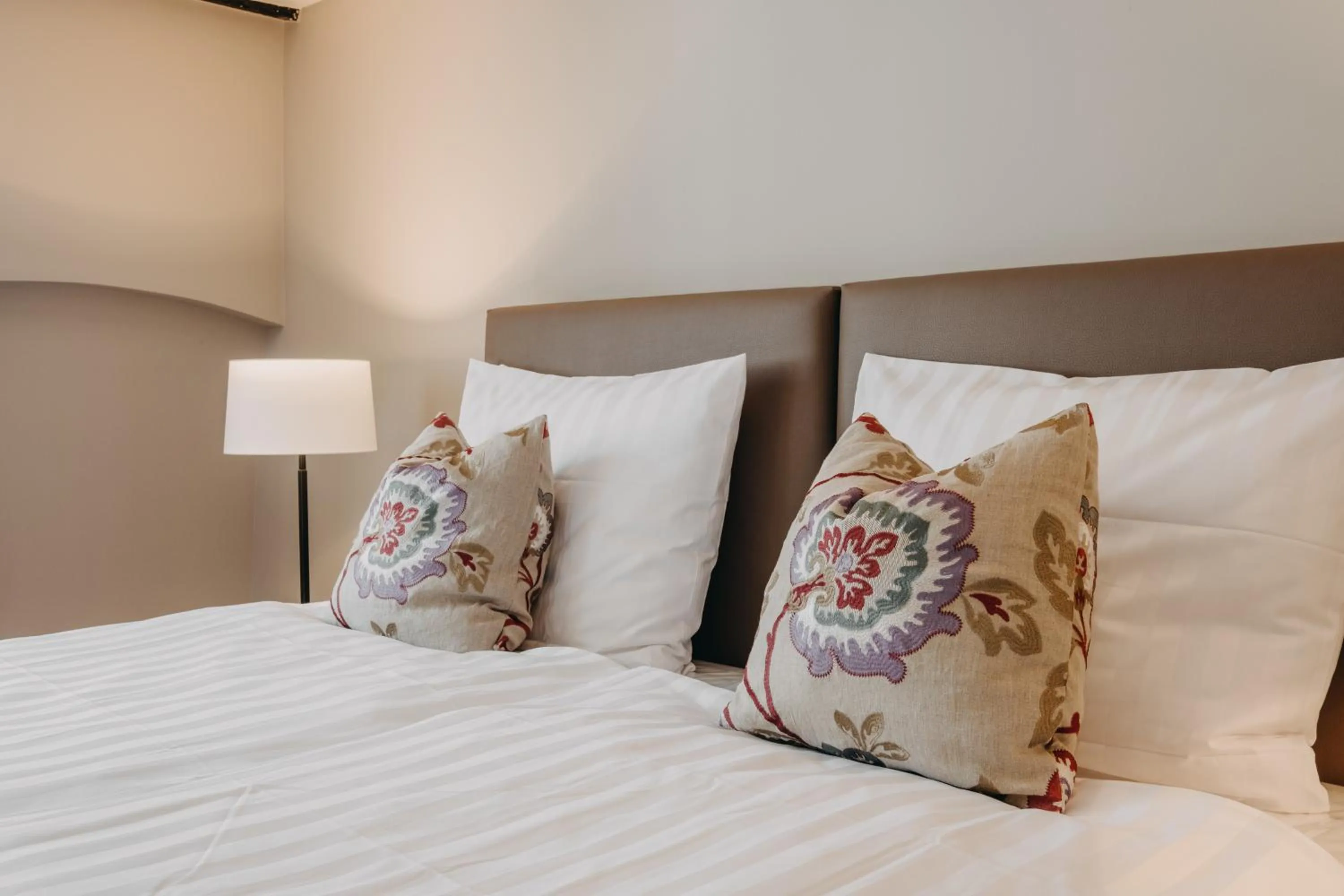 Bed in Hotel zum Heidkrug & Café Lil