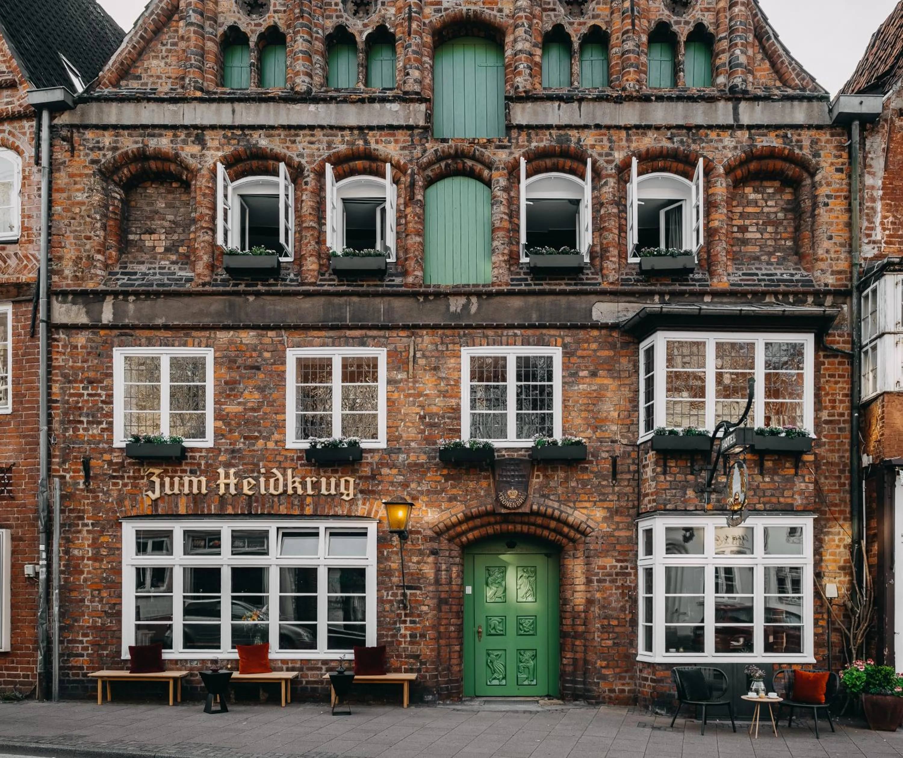 Facade/entrance in Hotel zum Heidkrug & Café Lil
