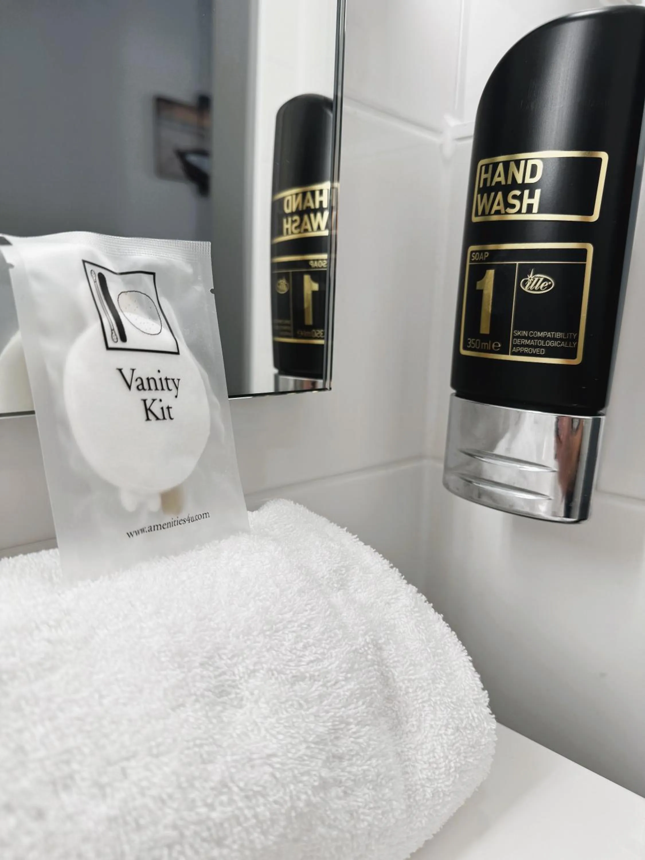 Bathroom, Bed in Brenner Hotel