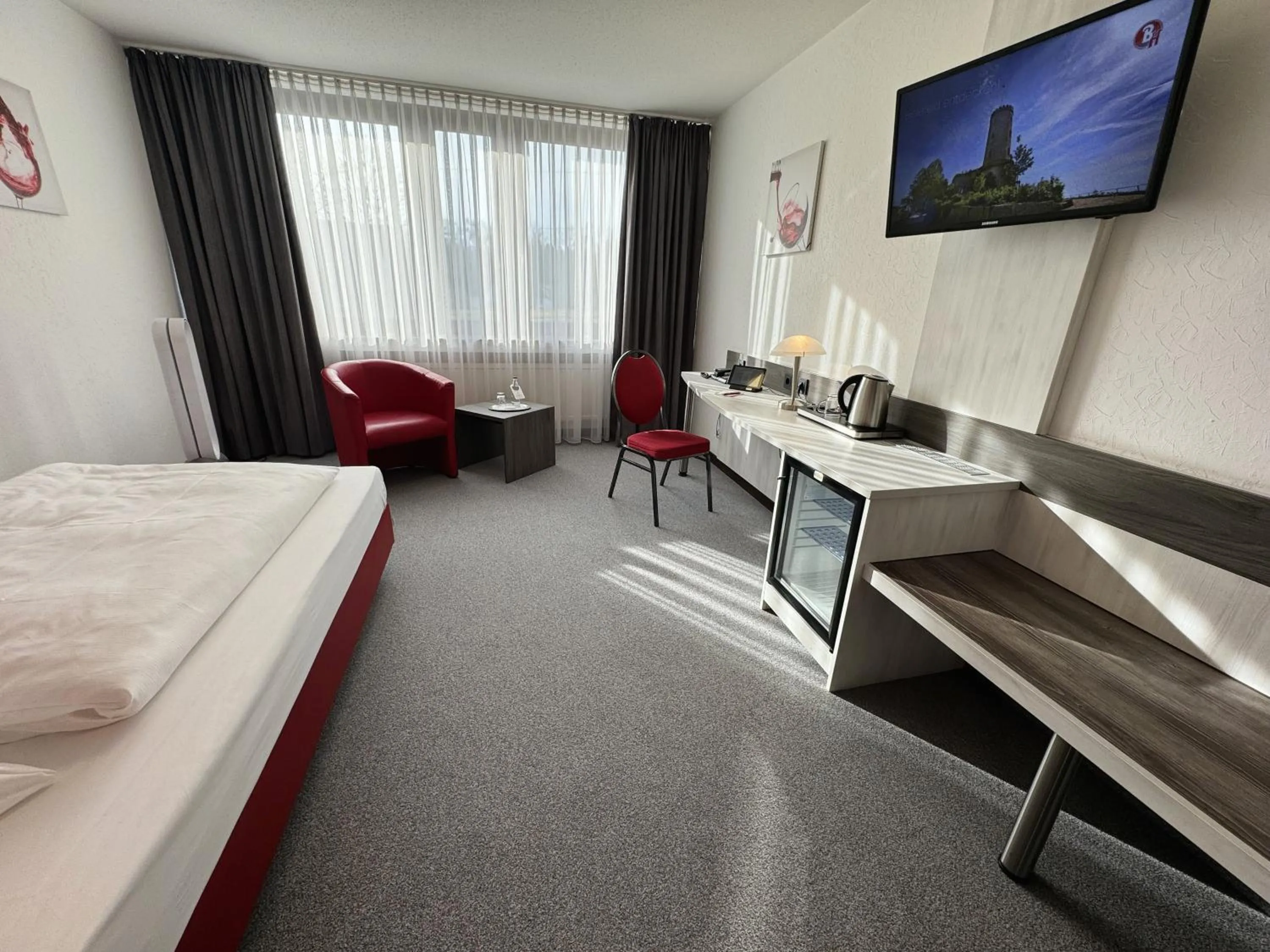 Photo of the whole room, Bed in Brenner Hotel