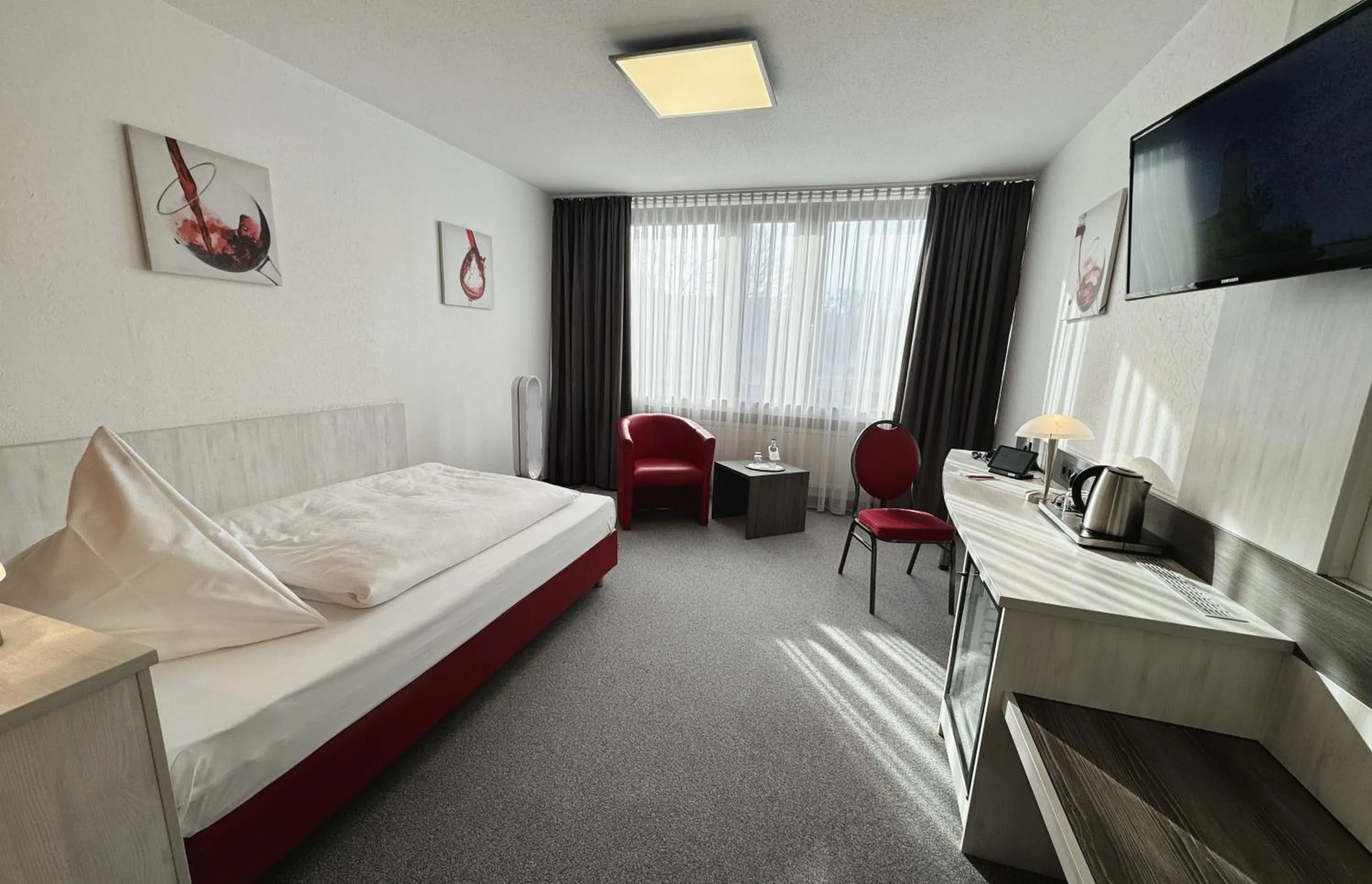 Photo of the whole room, Bed in Brenner Hotel