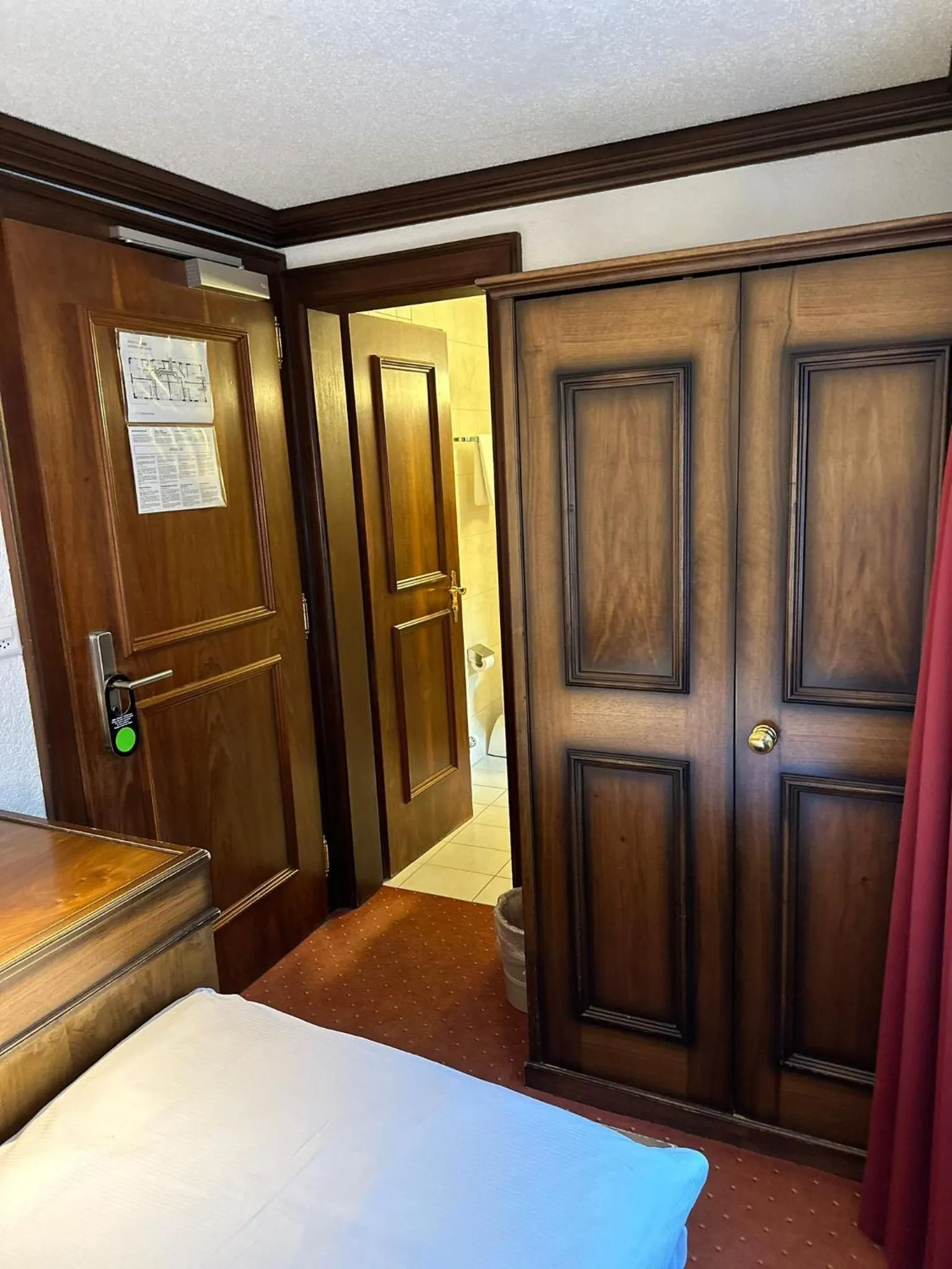 Bed in Hotel Astoria