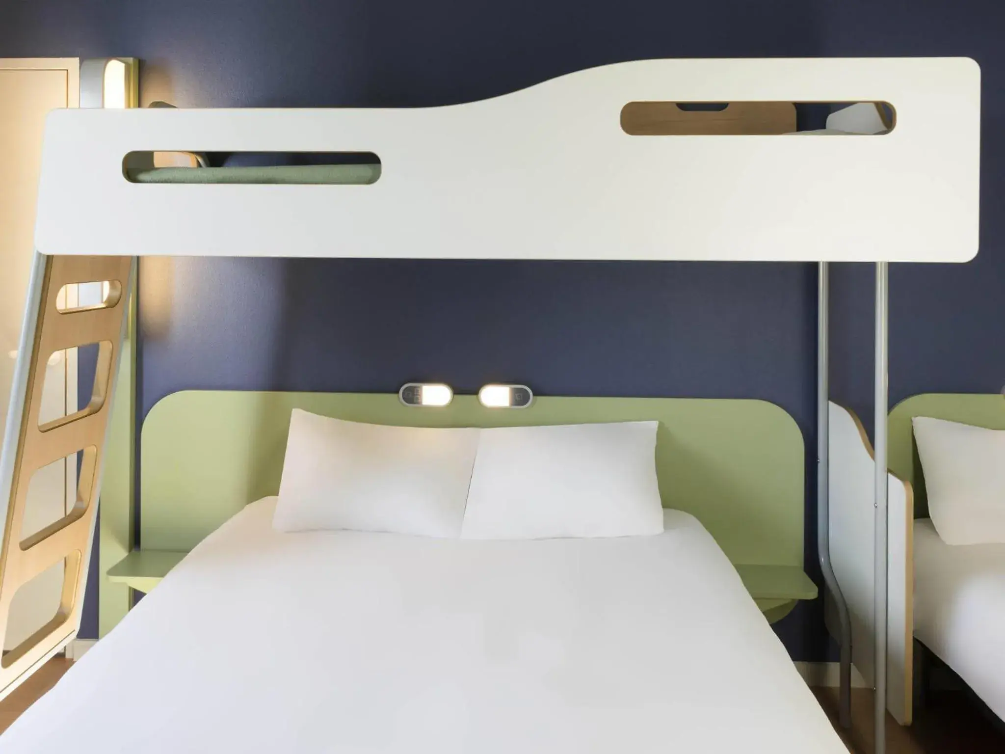 Bedroom, Bed in Hotel Ibis Budget Lyon Eurexpo - Bedroom, Bed in Hotel Ibis Budget Lyon Eurexpo -