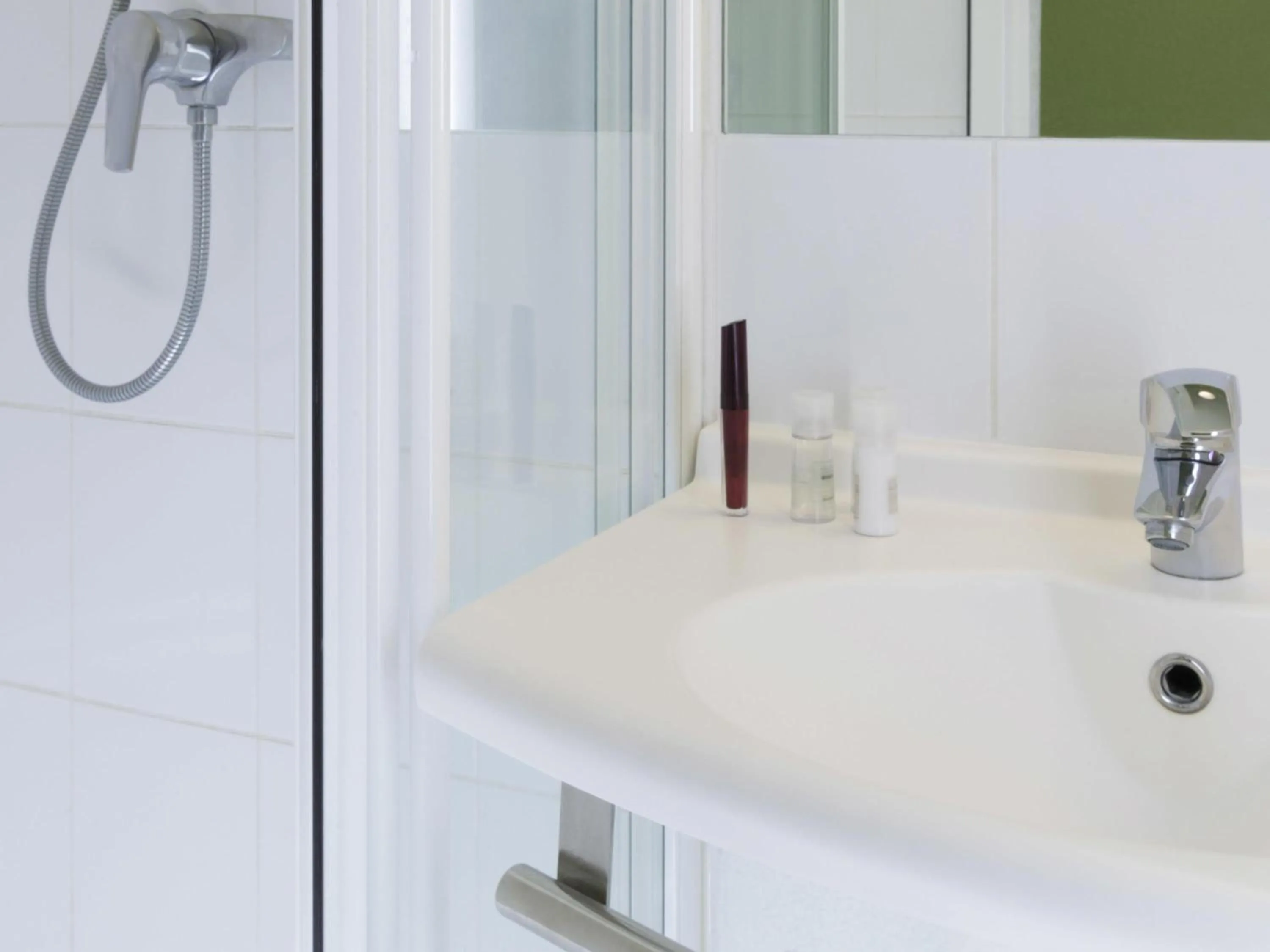 Bedroom in Hotel Ibis Budget Lyon Eurexpo -