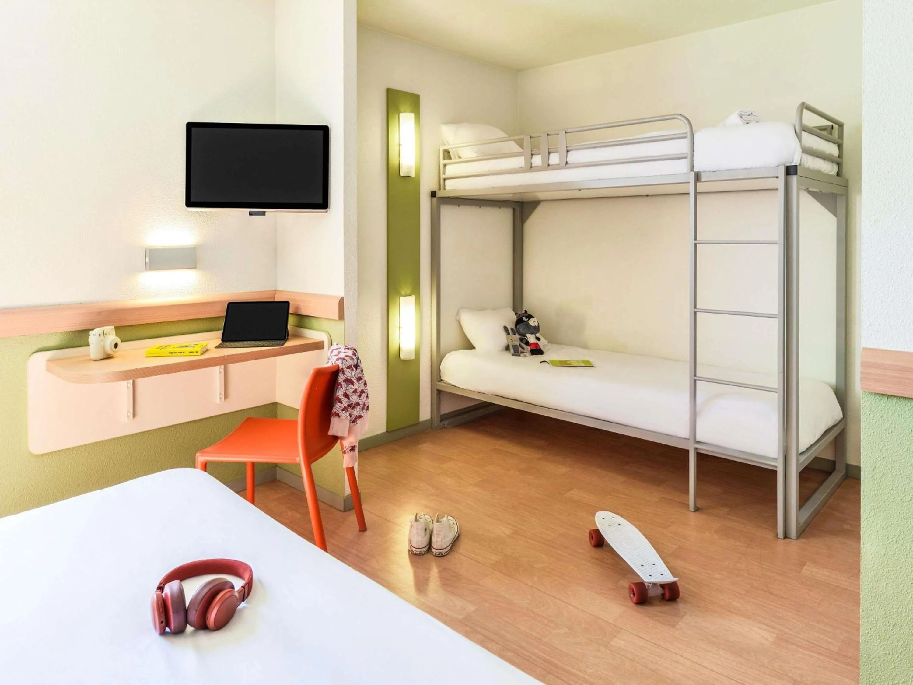 Bedroom, Bed in ibis Budget Clermont Ferrand Centre Montferrand