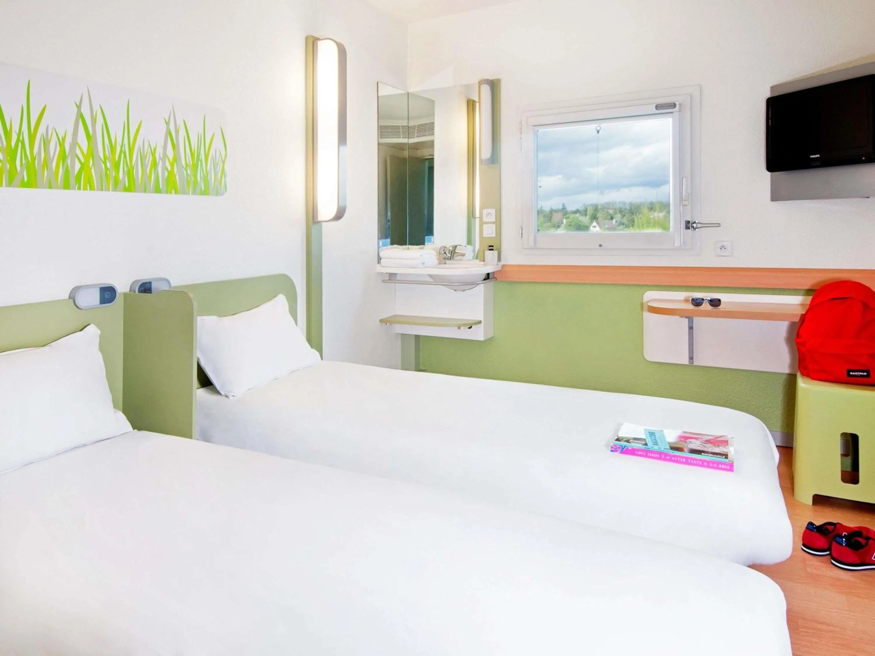 Bedroom, Bed in ibis Budget Clermont Ferrand Centre Montferrand
