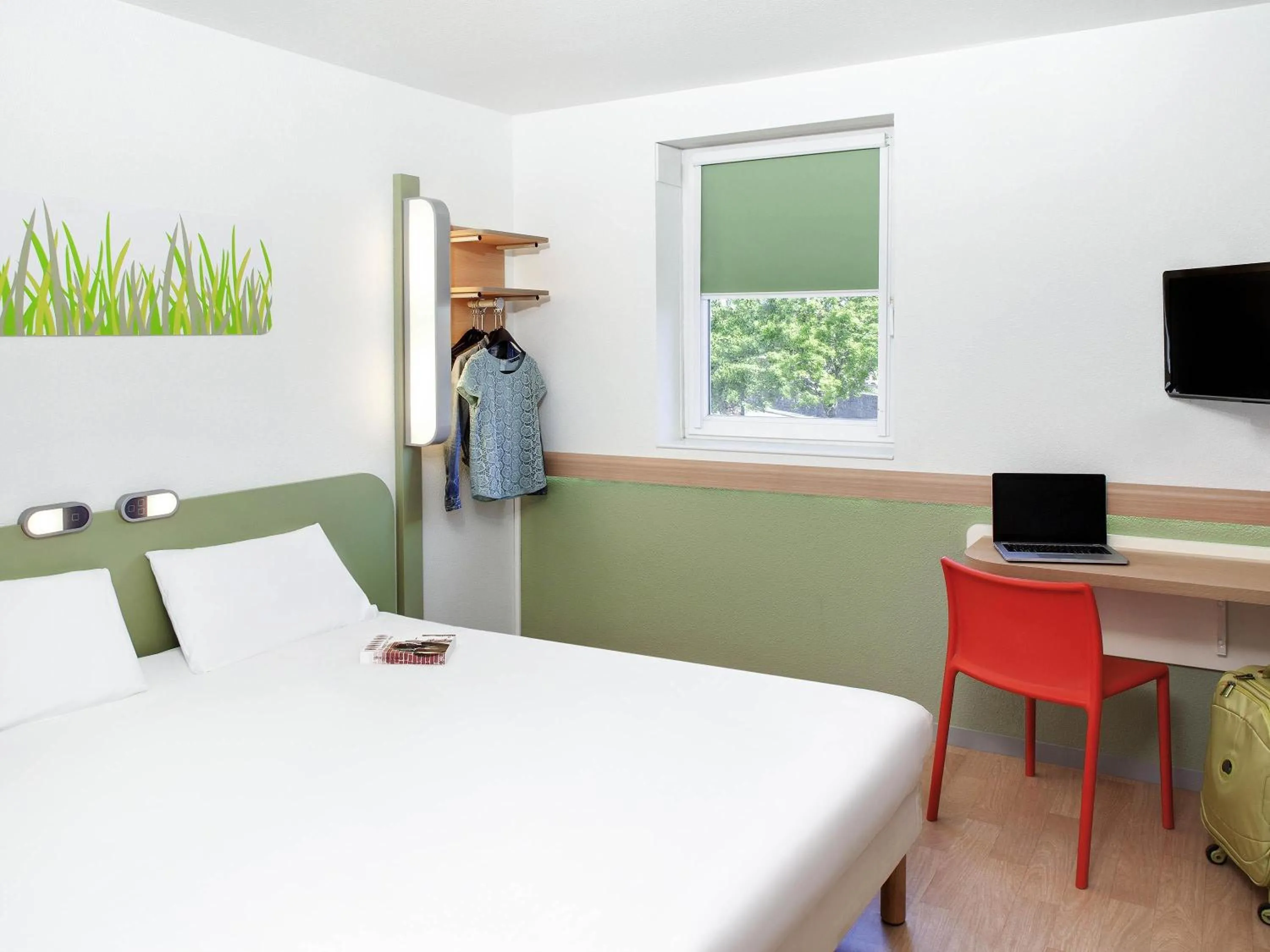 Bedroom, Bed in ibis Budget Clermont Ferrand Centre Montferrand