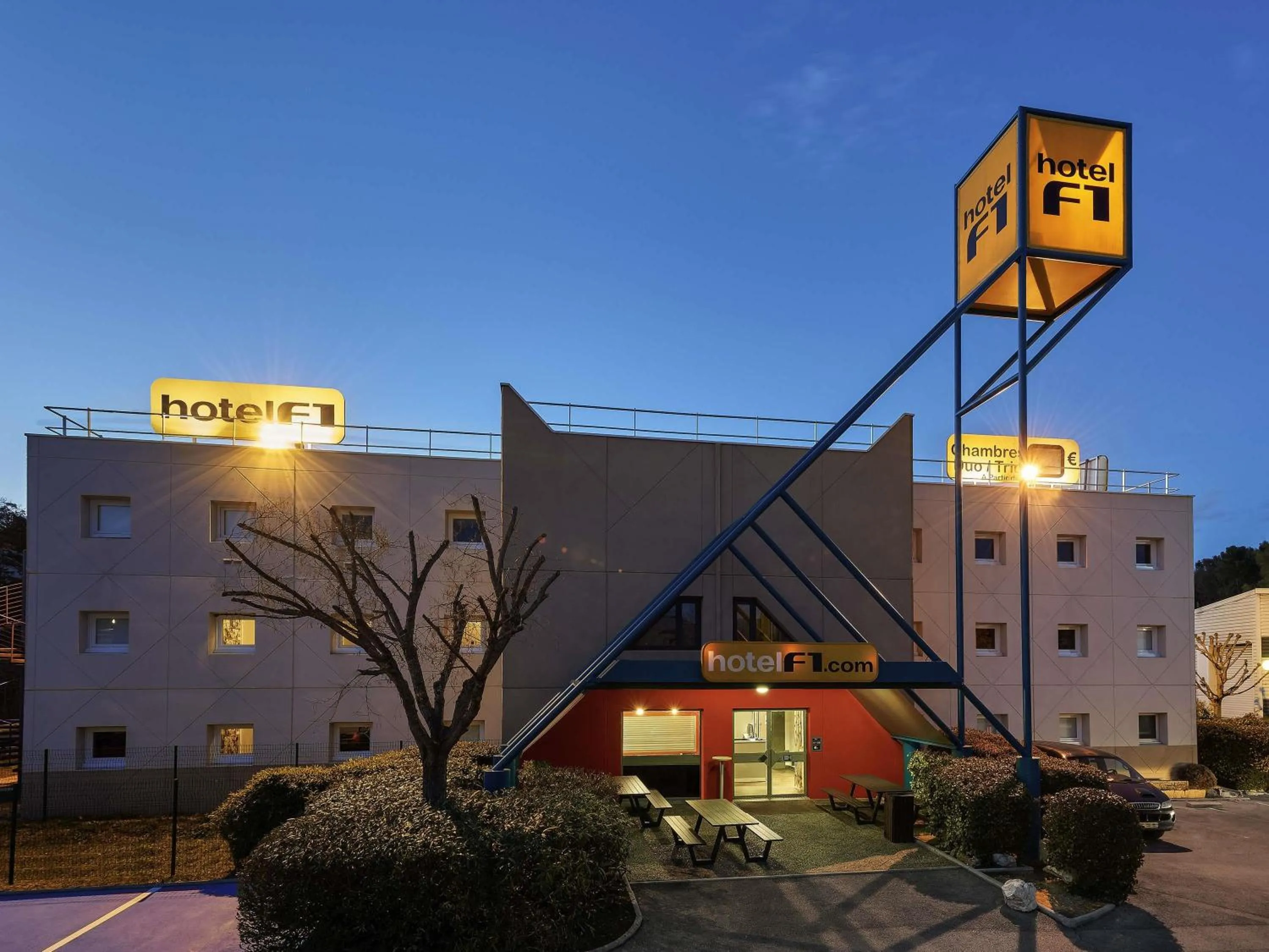 Property building in hotelF1 Genève Aéroport Ferney