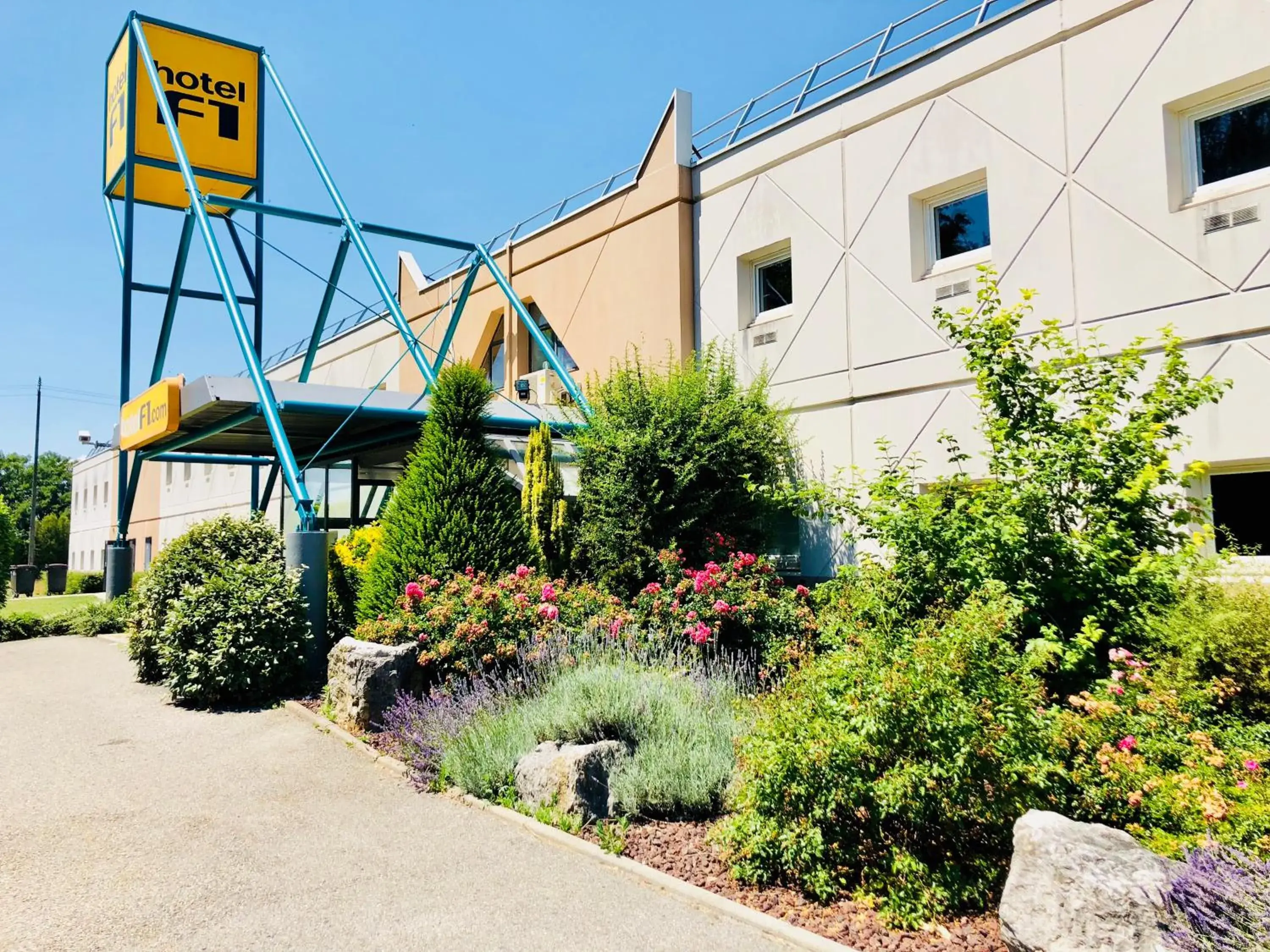 Facade/entrance in hotelF1 Genève Aéroport Ferney Facade/entrance in hotelF1 Genève Aéroport Ferney