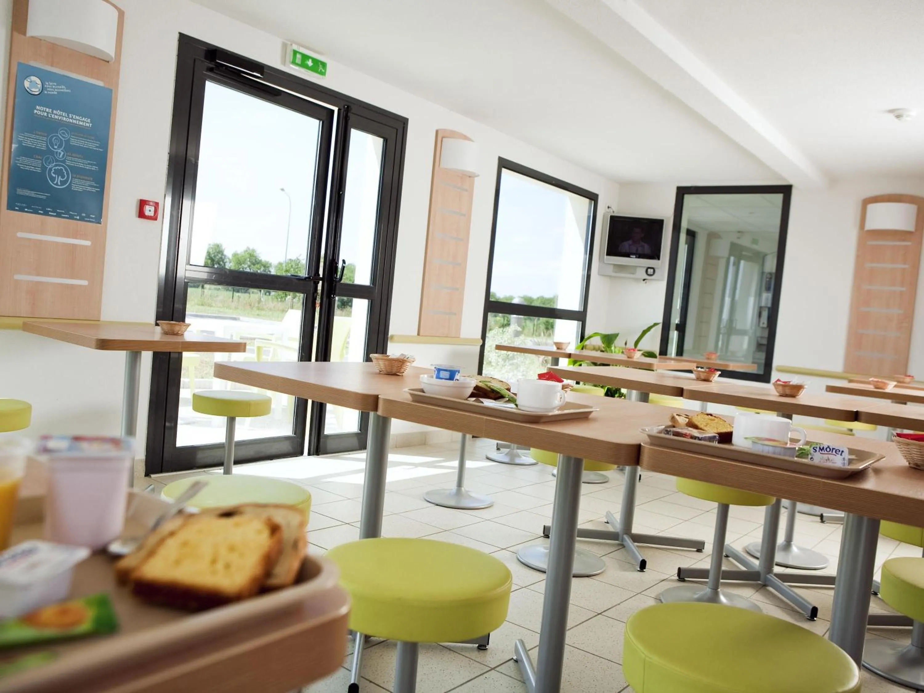 Breakfast in ibis budget Niort - La Crèche