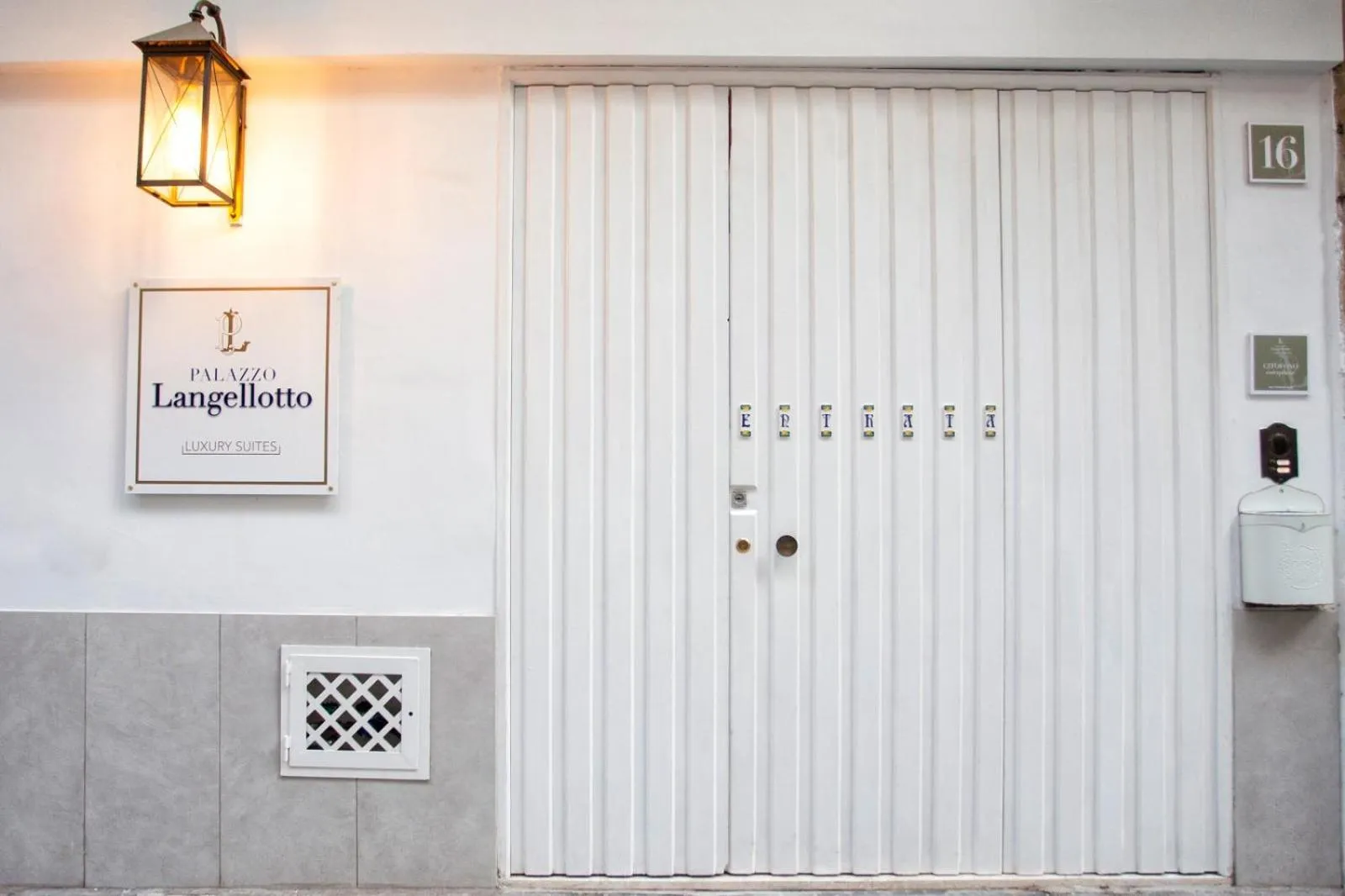 Property building in Palazzo Langellotto