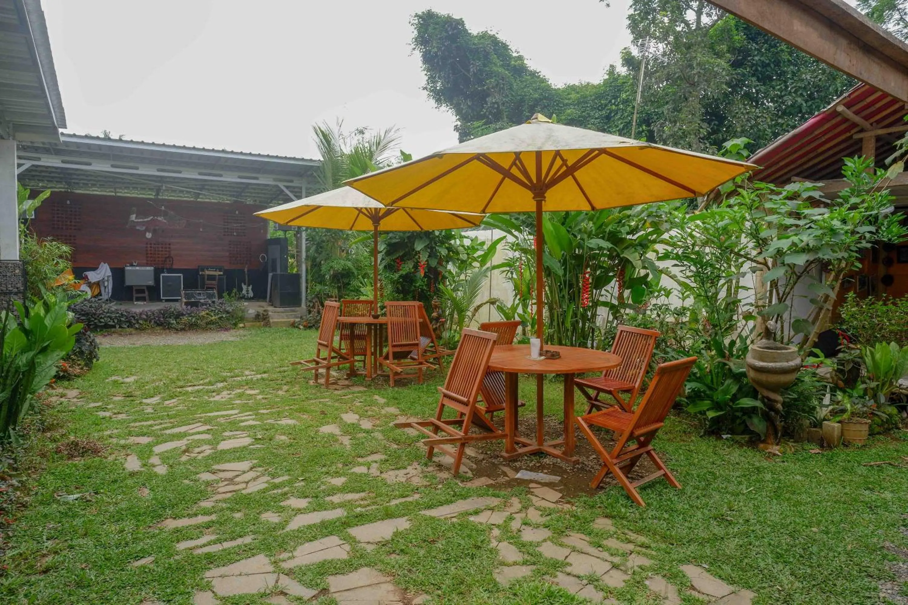 RedDoorz At Jalan Raya Baturaden