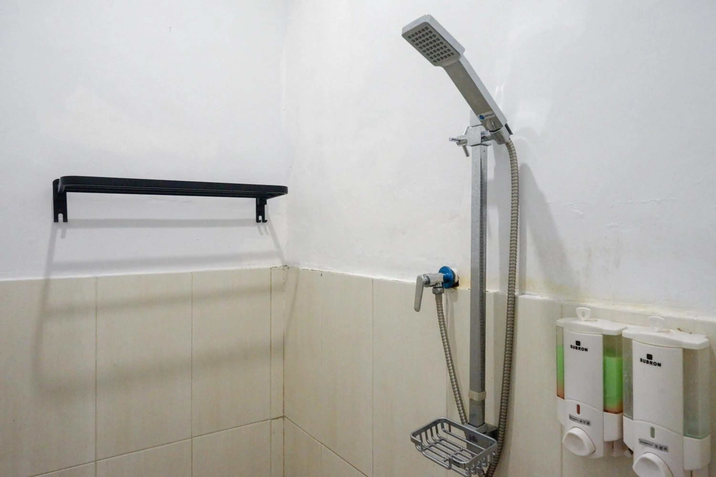 Bathroom in RedDoorz At Jalan Raya Baturaden