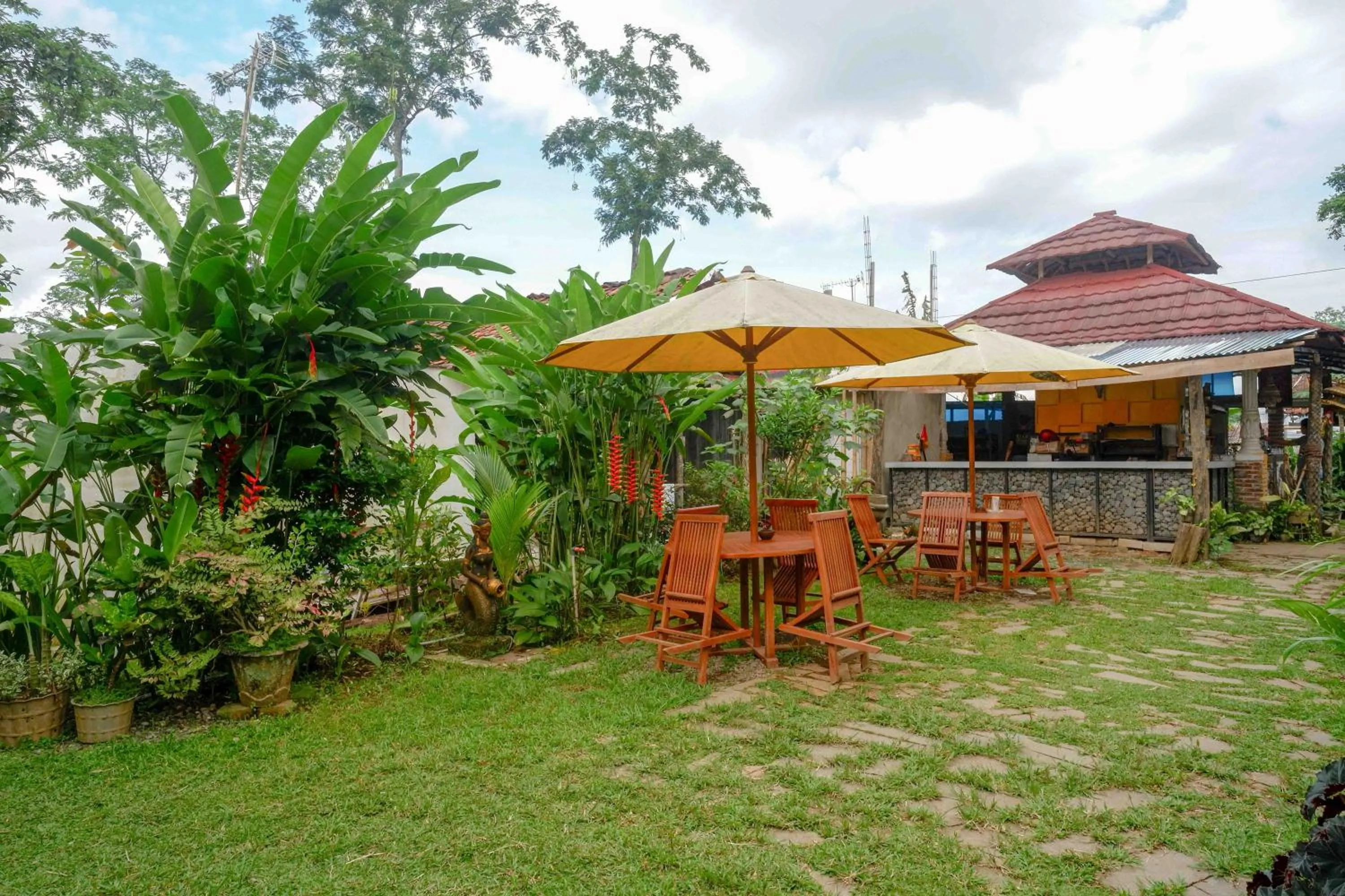 RedDoorz At Jalan Raya Baturaden