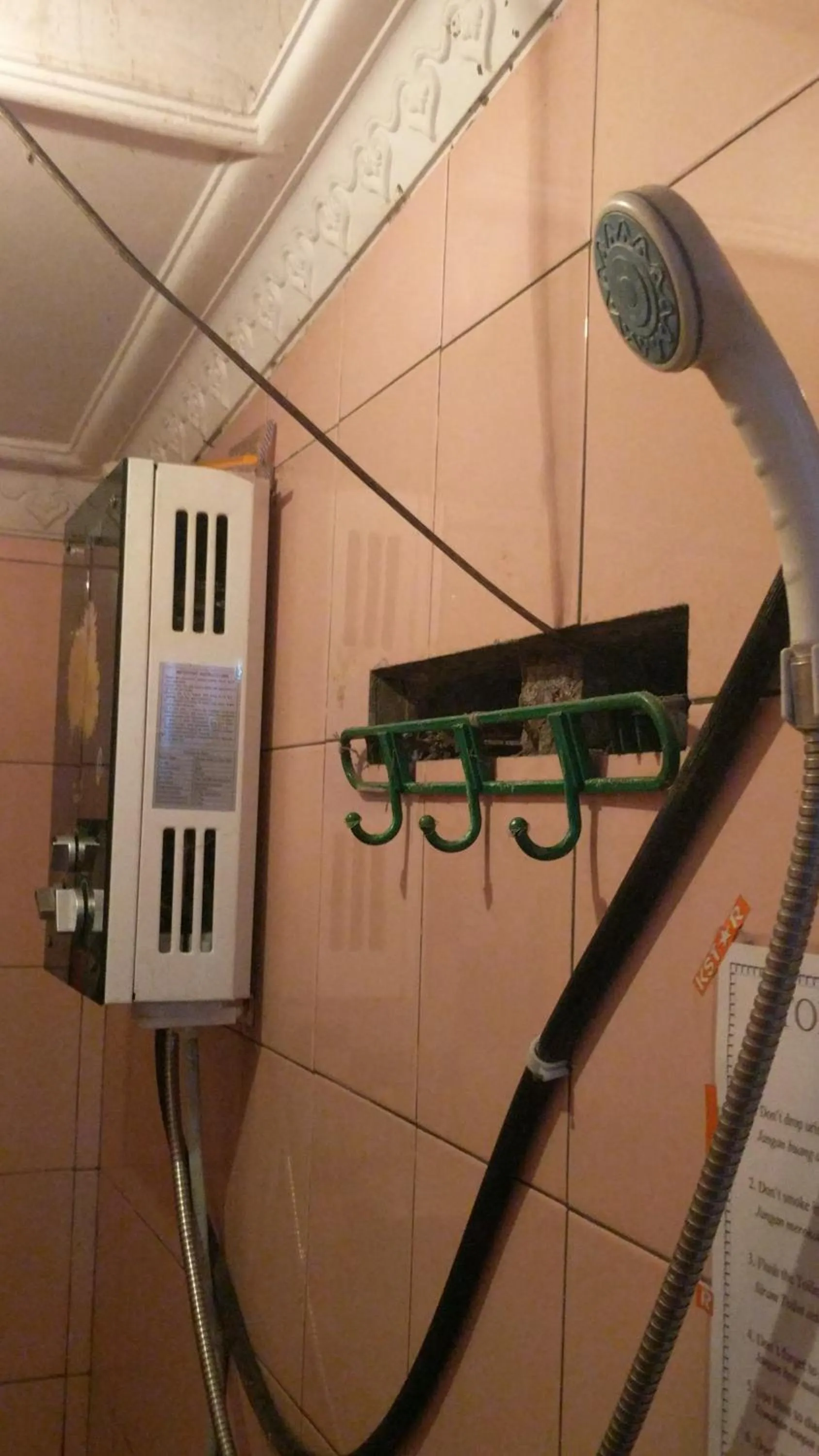 Bathroom in RedDoorz At Jalan Raya Baturaden