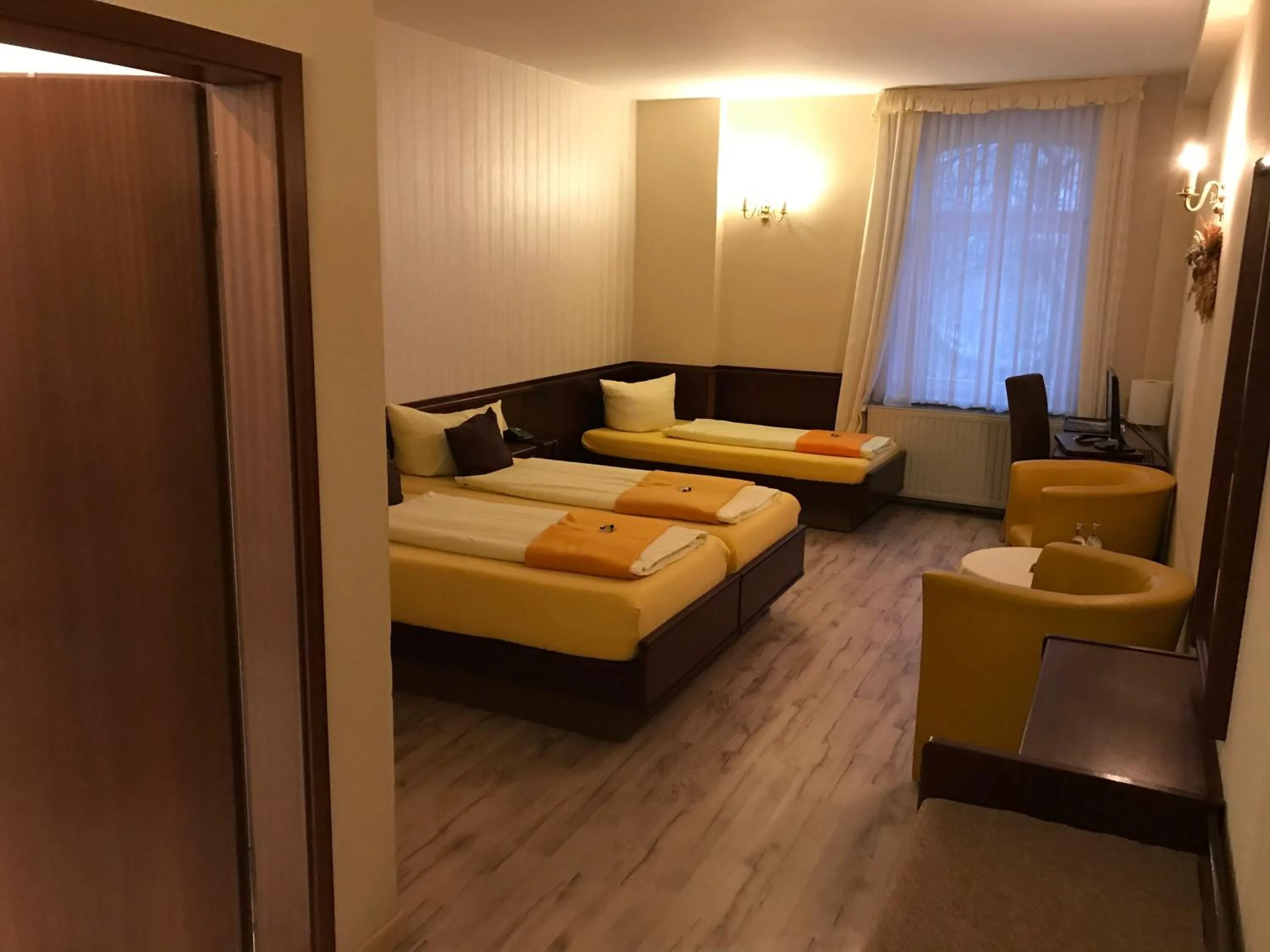 Photo of the whole room, Bed in Hotel Schöne Aussicht