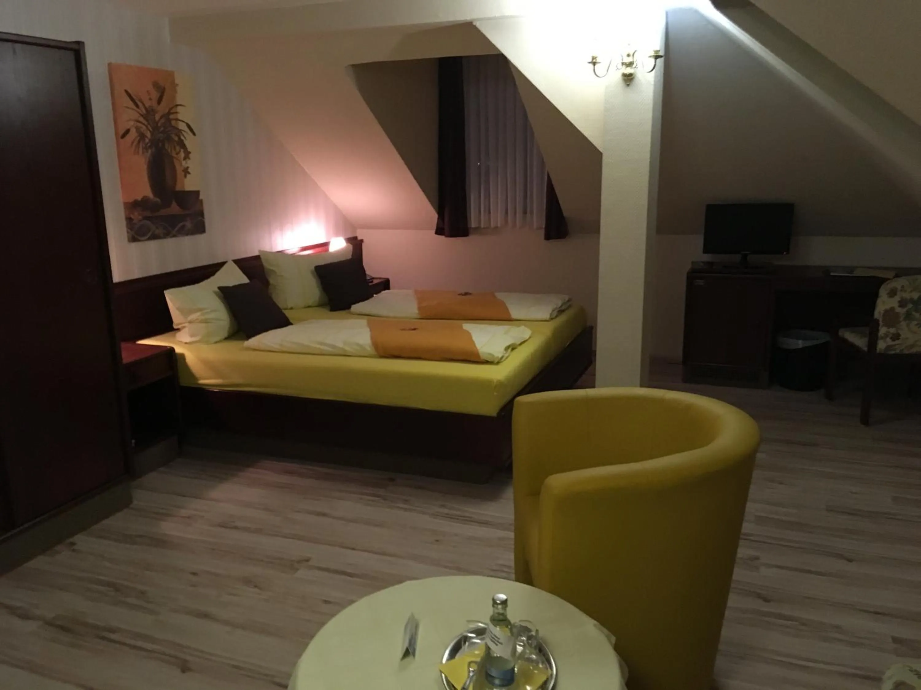 Photo of the whole room, Bed in Hotel Schöne Aussicht