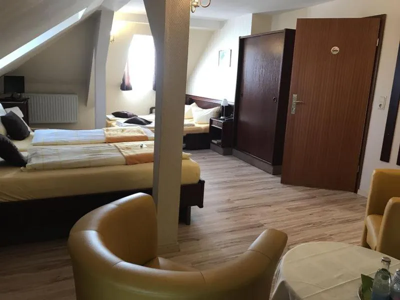 Bed in Hotel Schöne Aussicht