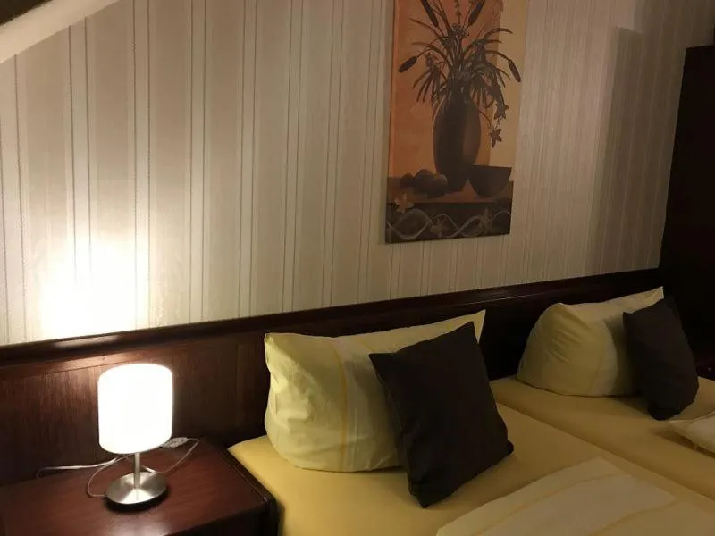 Bed in Hotel Schöne Aussicht