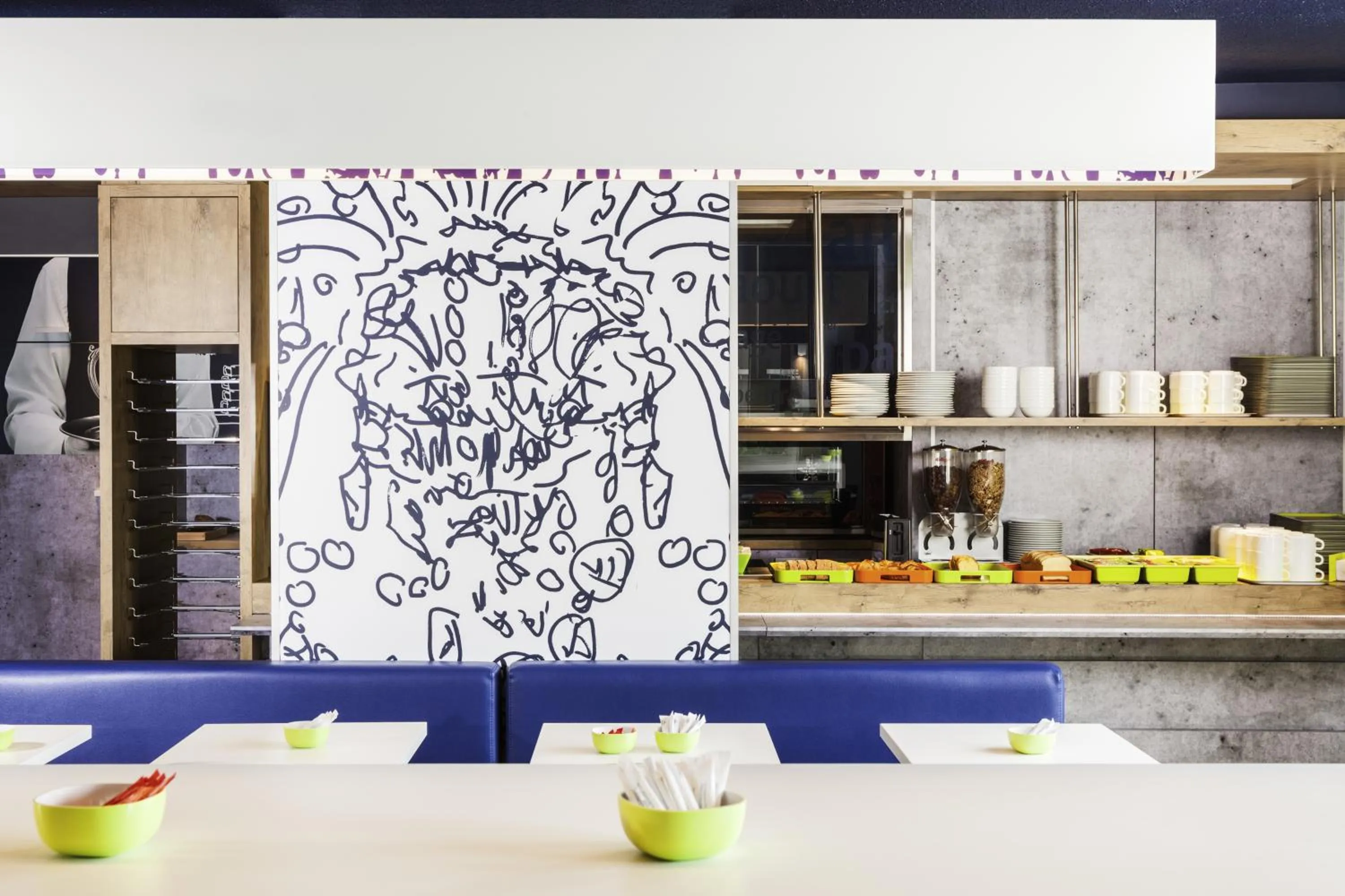 Restaurant/places to eat in Hôtel Ibis Budget Nantes Nord St Herblain